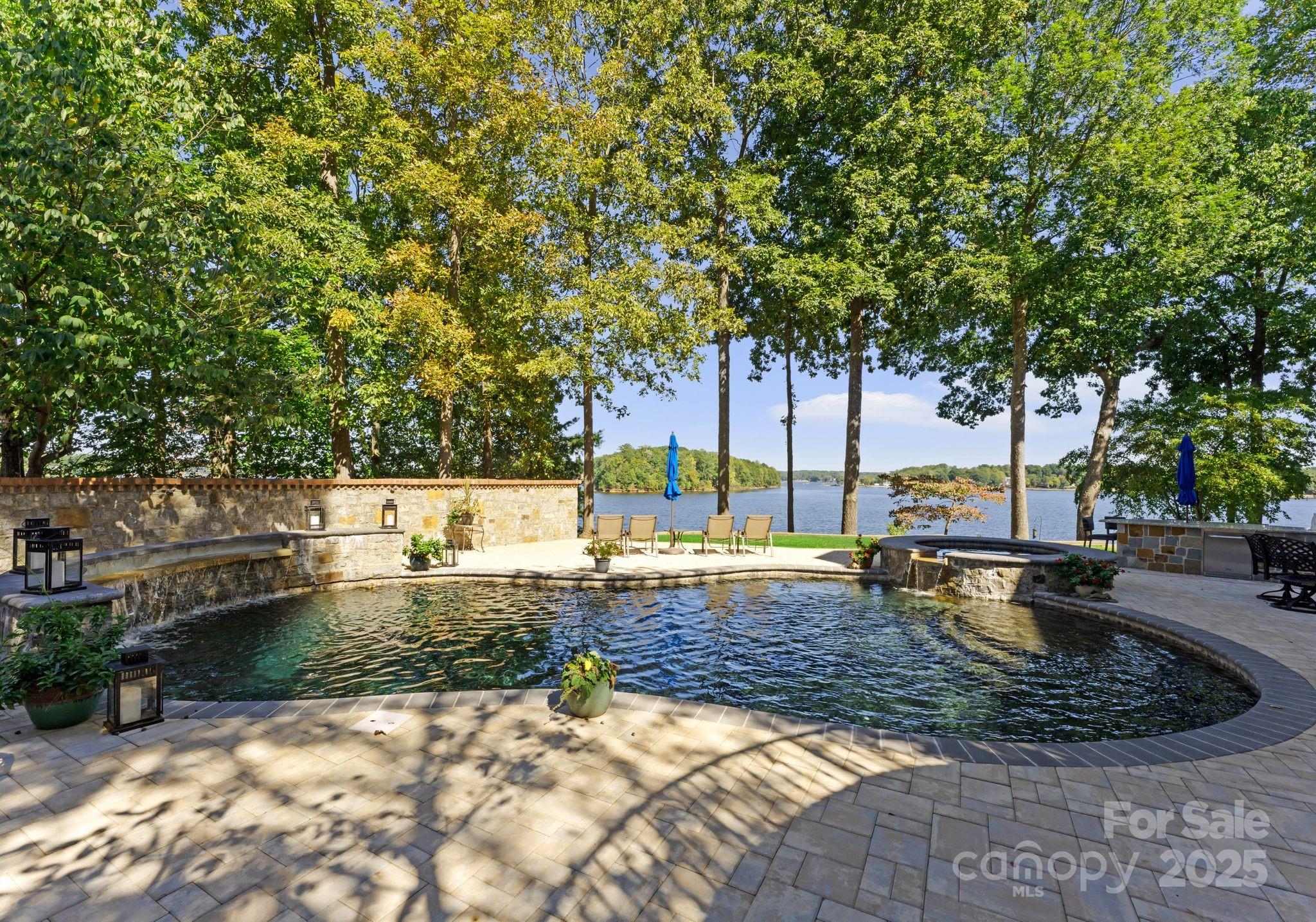 Pinnacle Shores - Residential