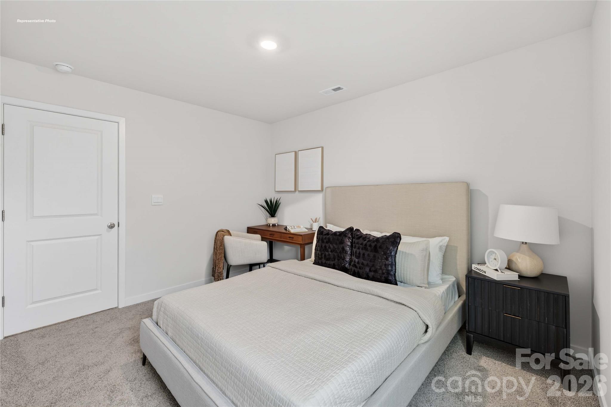 The Hamptons at Hickory - Residential
