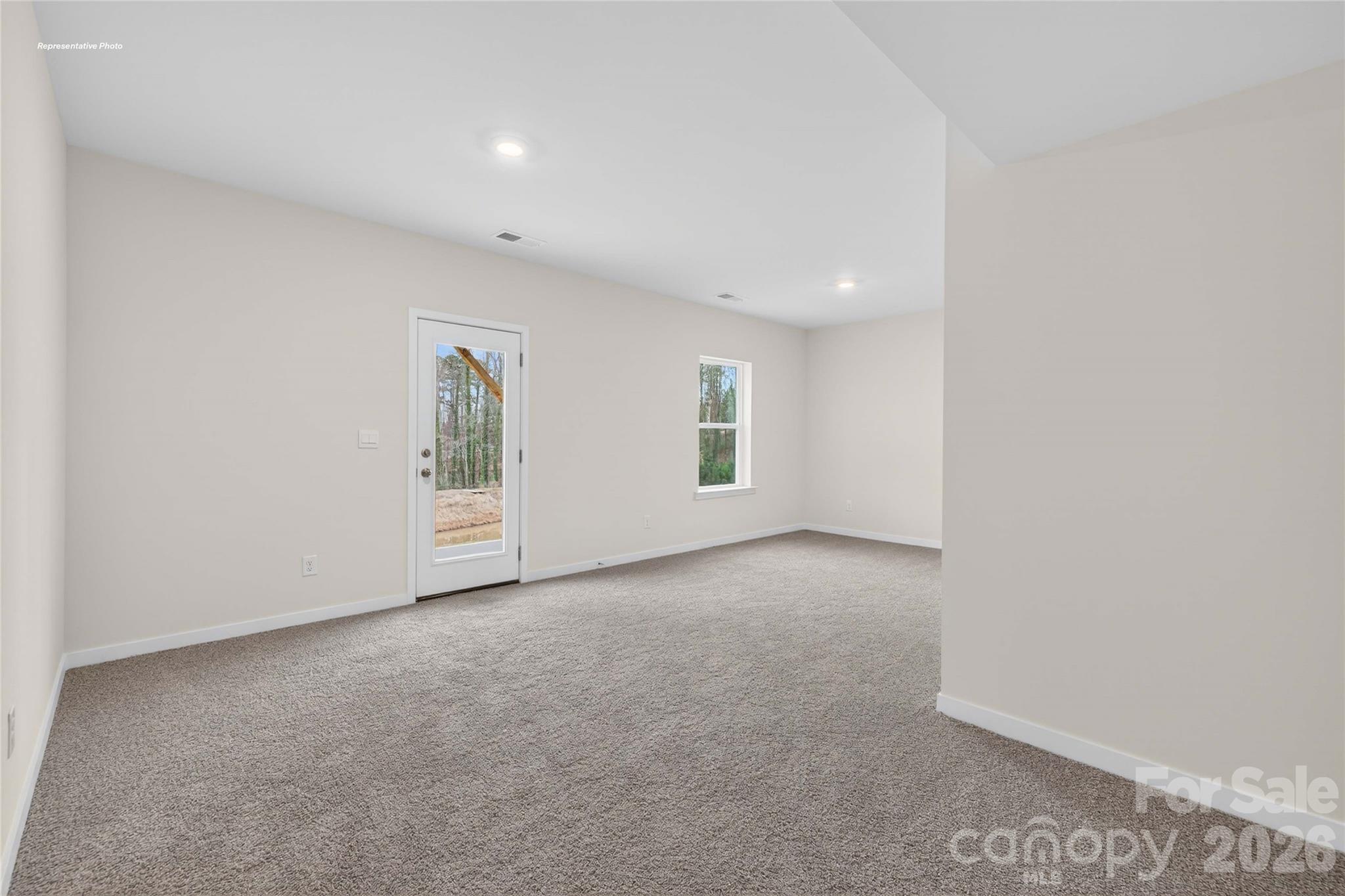 The Hamptons at Hickory - Residential