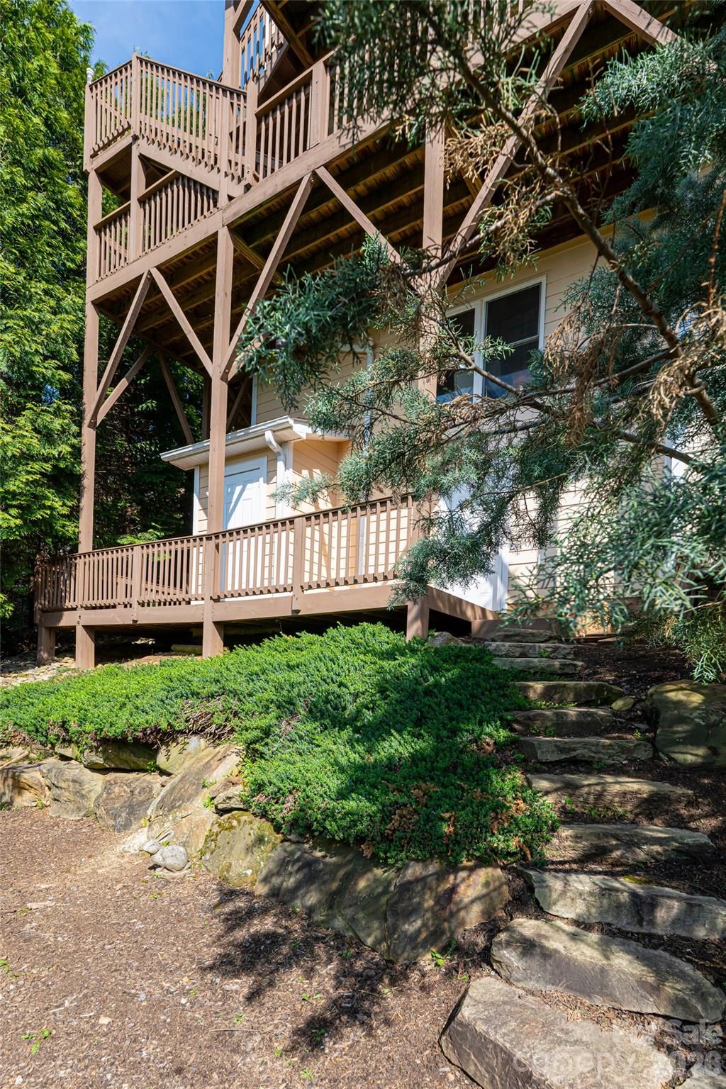 Hannas Whispering Pines - Residential