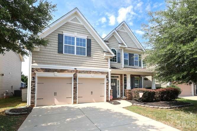 Granite counter tops in Kitchen and Baths.Hardwood floors are on the main level.Stainless appliances in kitchen with tile backsplash. Tile surround in Primary Shower.Lots of molding through out. Easy to show and sell.
Reduced 10 K! Bring me an offer the Seller can’t refuse.