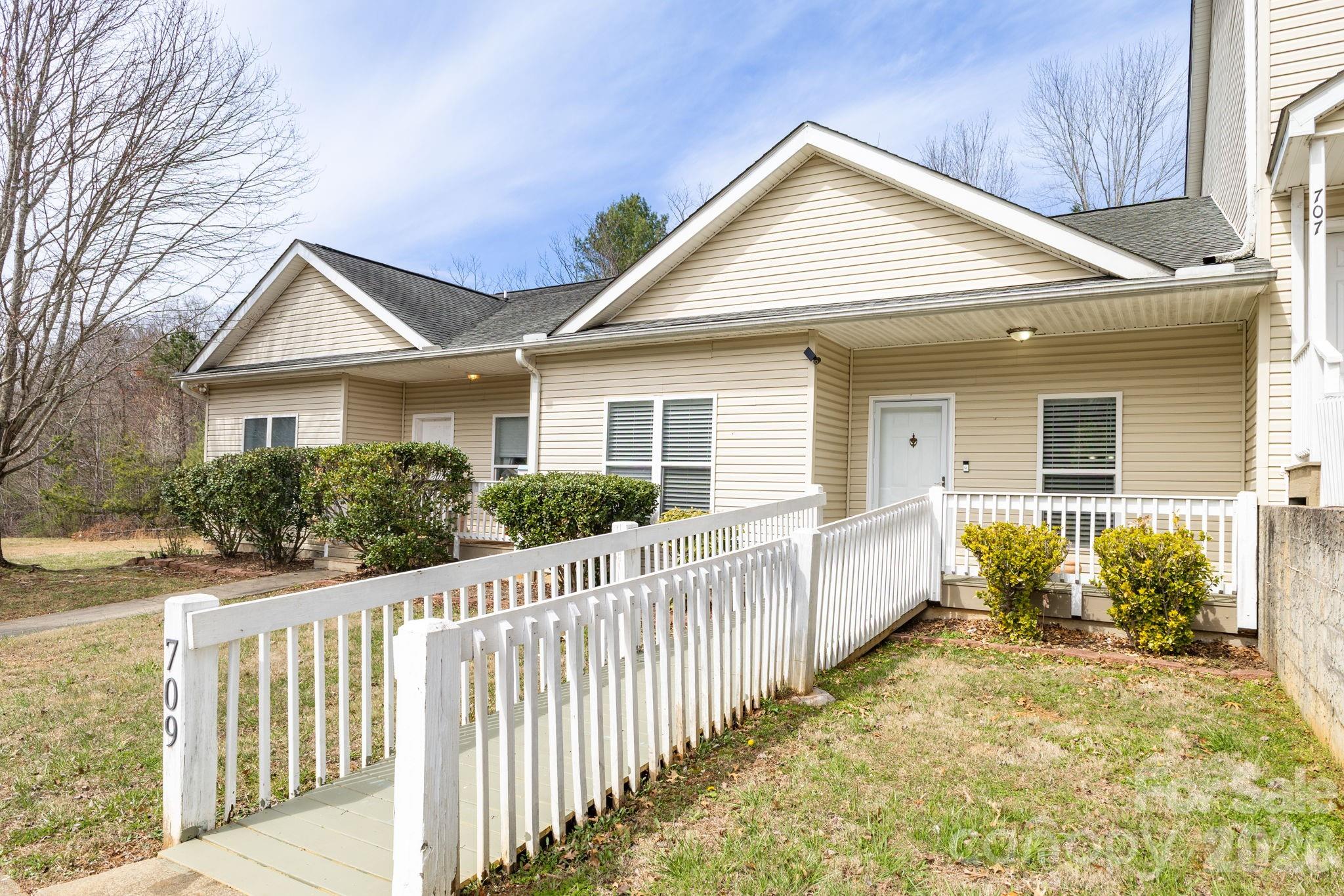 Villas At Cedar Hill - Residential