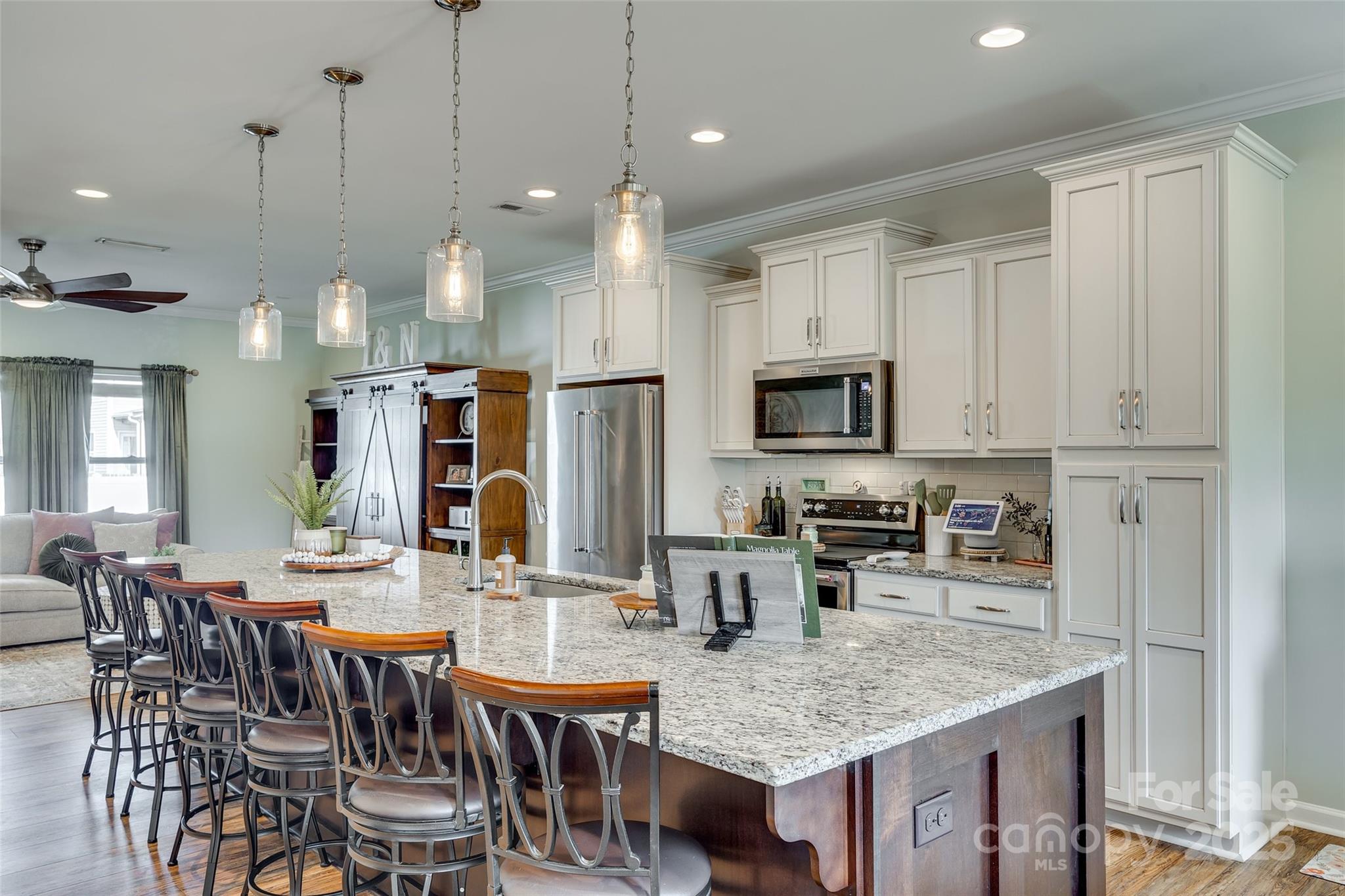 Ellis Pond - Residential