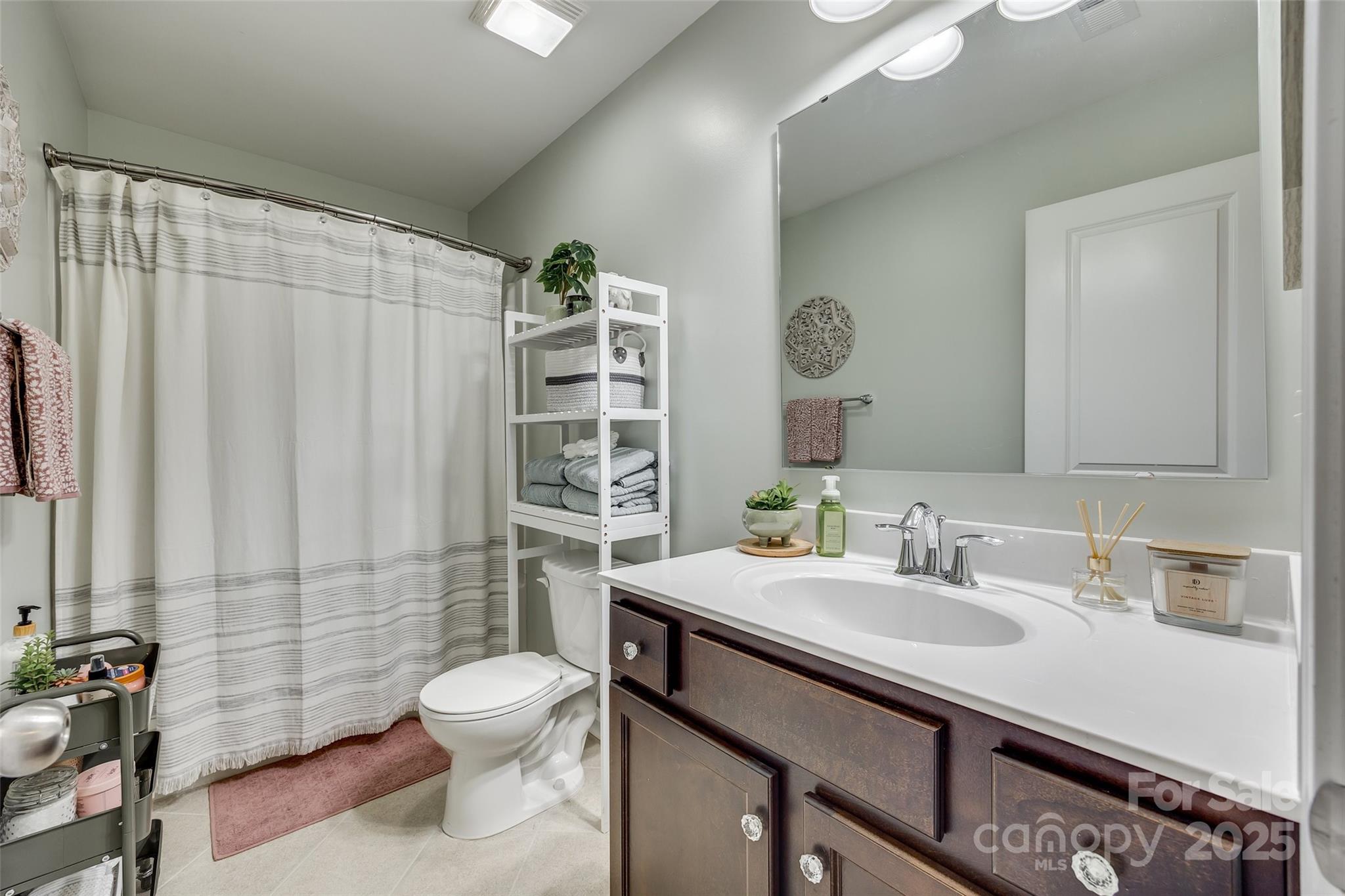Ellis Pond - Residential