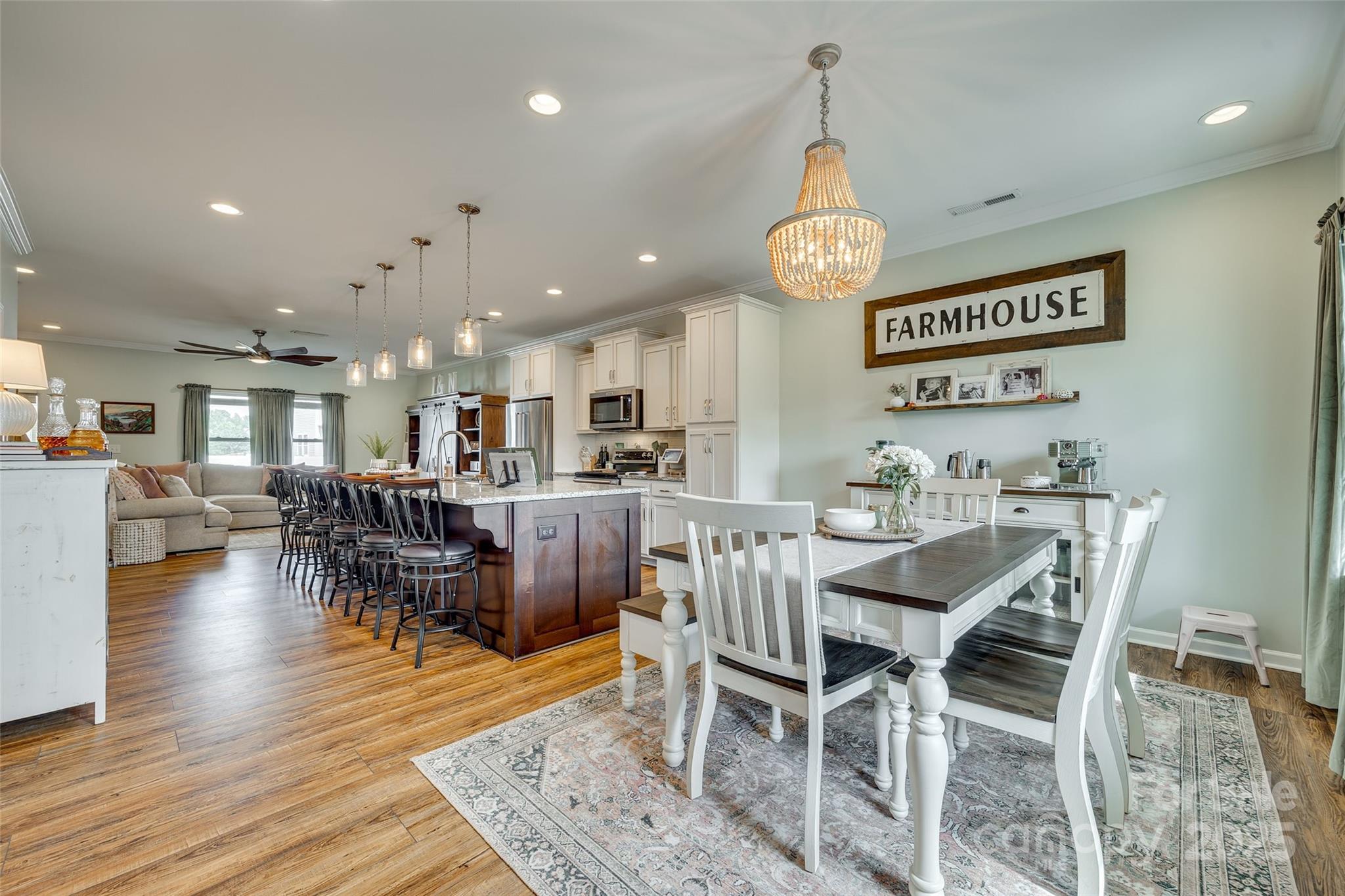 Ellis Pond - Residential