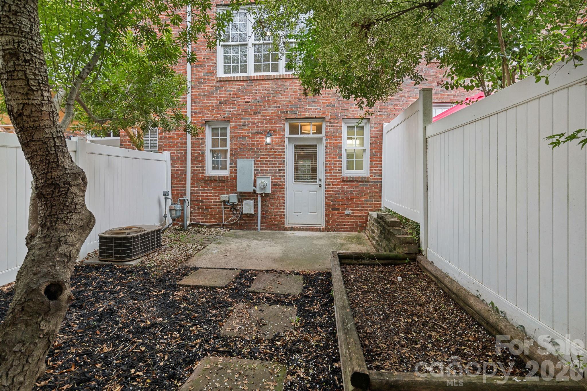 Davidson Gateway Townhomes - Residential