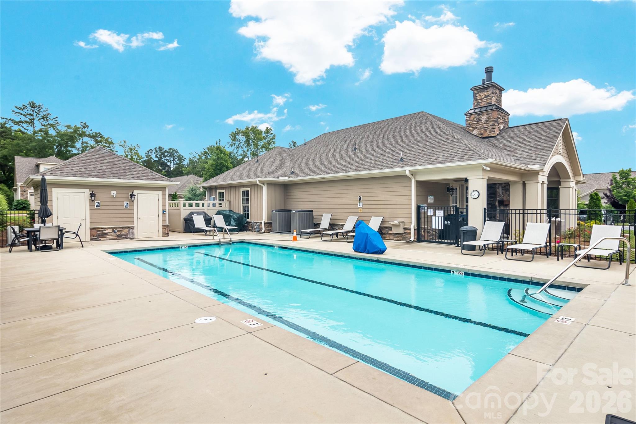 The Courtyards of Marvin - Residential