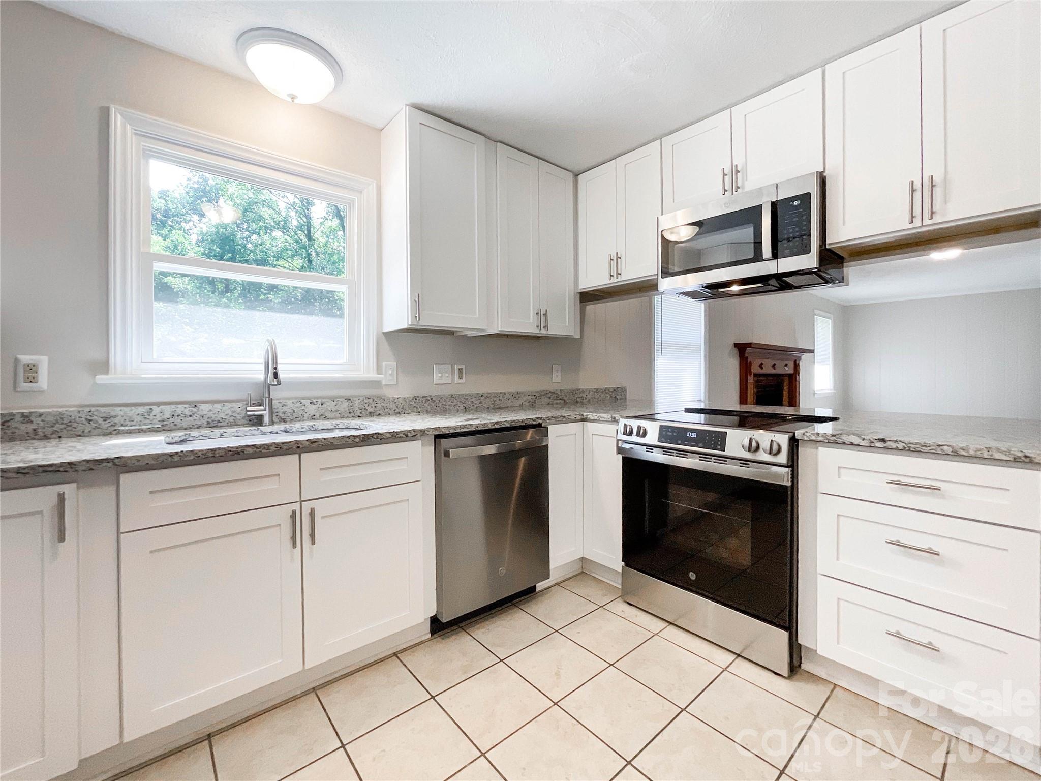hickory grove - Residential