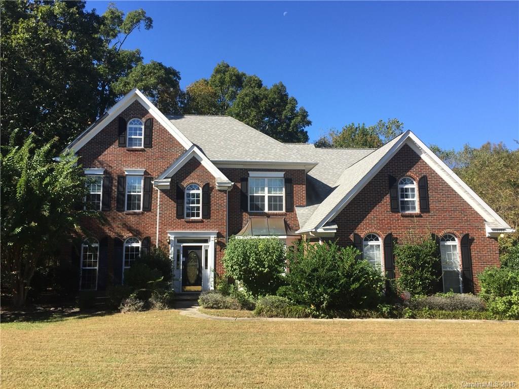 EXCELLENT LEASE OPPORTUNITY IN STONEGATE! ABSOLUTELY GORGEOUS, RENOVATED 5 BEDROOM WITH 3 CAR GARAGE. DOWNSTAIRS FEATURES AN OPEN FLOOR PLAN WITH NEW HARDWOODS, NEW CARPET, NEW FIXTURES, LARGE GREAT ROOM WITH FIREPLACE, FORMAL LIVING ROOM, FORMAL DINING ROOM, KITCHEN W/ ALL NEW STAINLESS APPLIANCES & GRANITE. MASTER BEDROOM UP & 3 OTHER BEDROOMS. ALSO HUGE BONUS ROOM THAT COULD BE 5TH BEDROOM. HIDDEN KID'S PLAY ROOM/RETREAT & WALK-IN ATTIC.  AND WOODED, FENCED .56 ACRE LOT. CUTHBERSTON SCHOOLS!