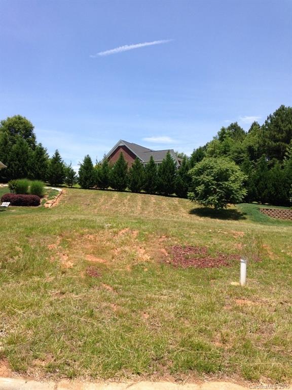 Wonderful opportunity to build your dream home. Lot is in desirable Seven Oaks neighborhood with club house and pool. Easy access to shopping, dining, and I-77.