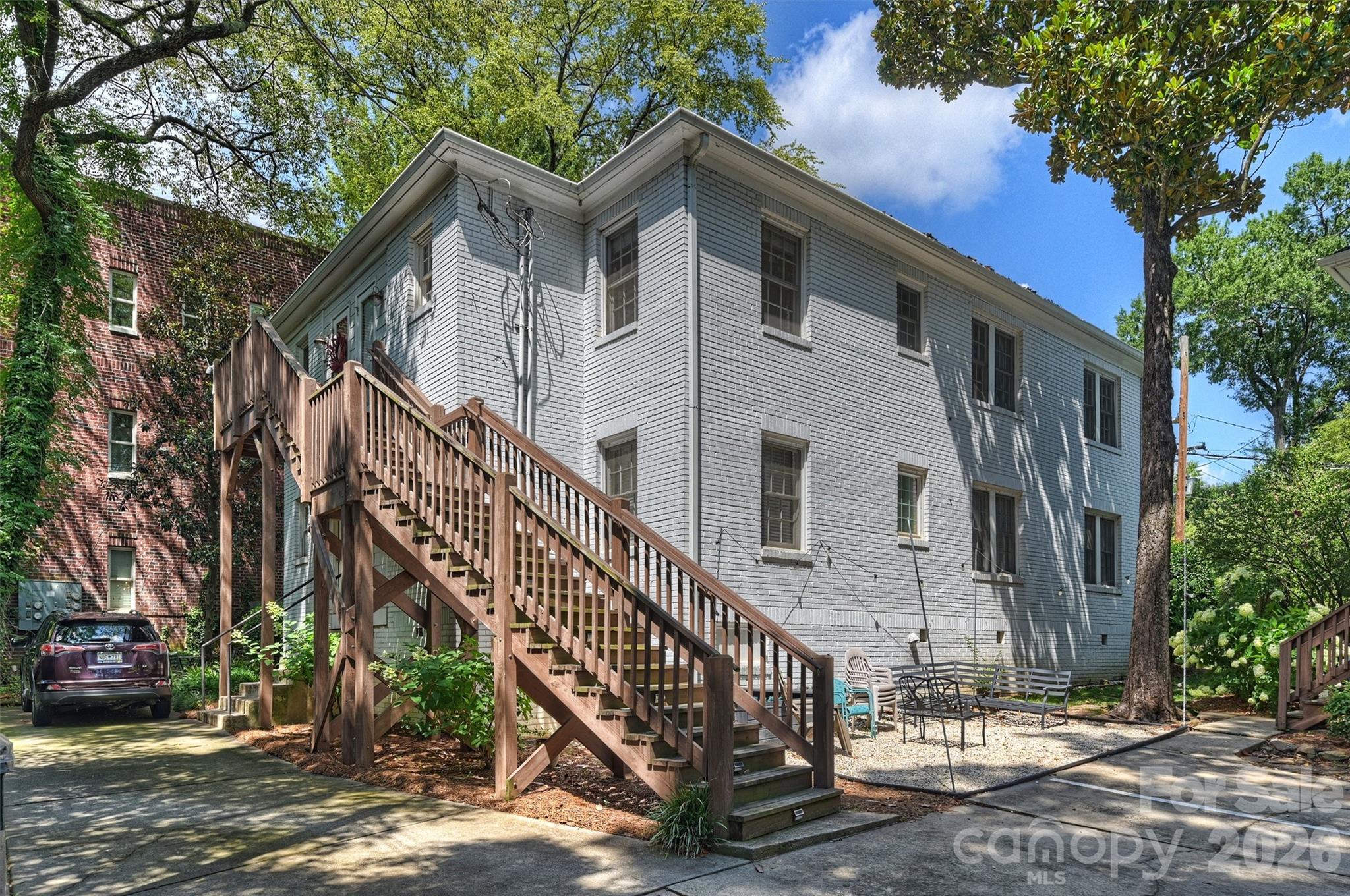 Elizabeth - Residential