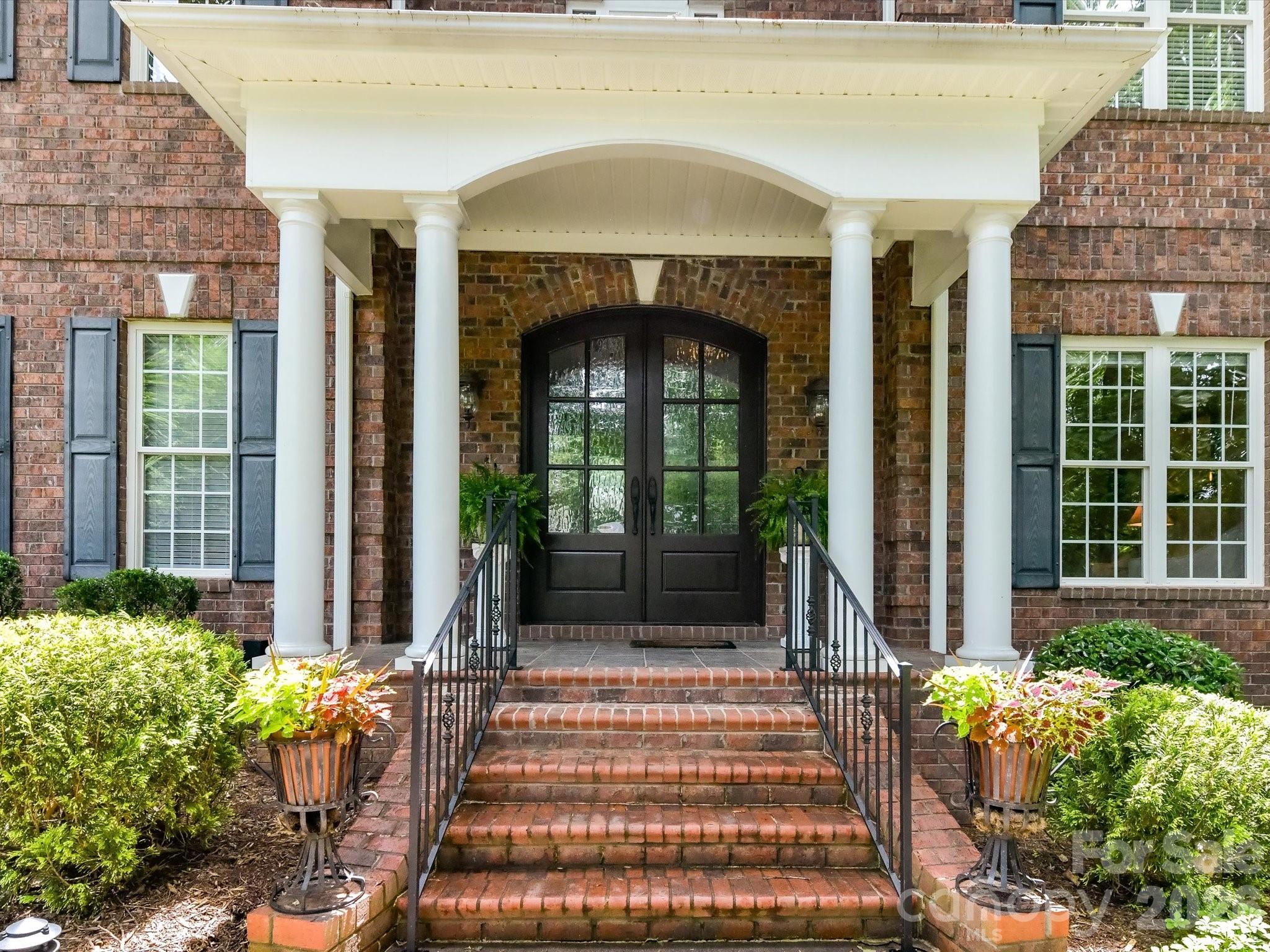 Hamilton Crest - Residential