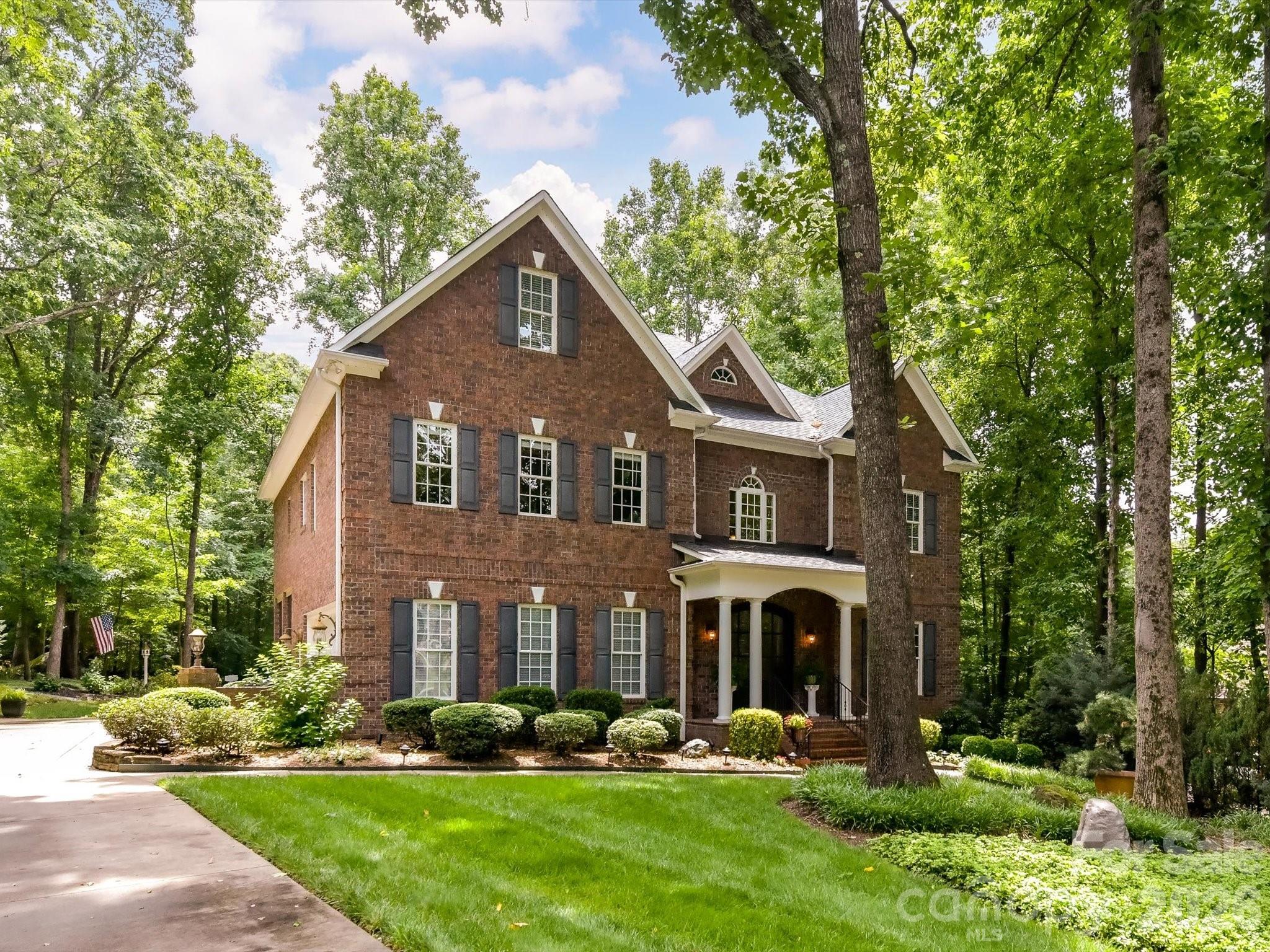 Hamilton Crest - Residential