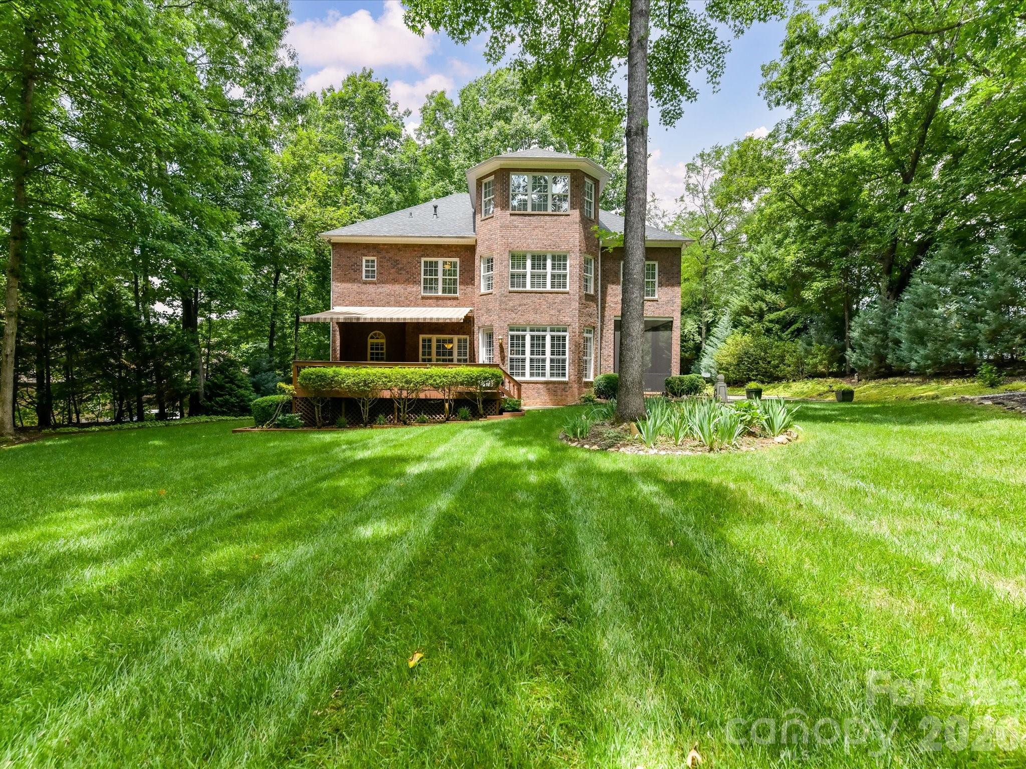Hamilton Crest - Residential