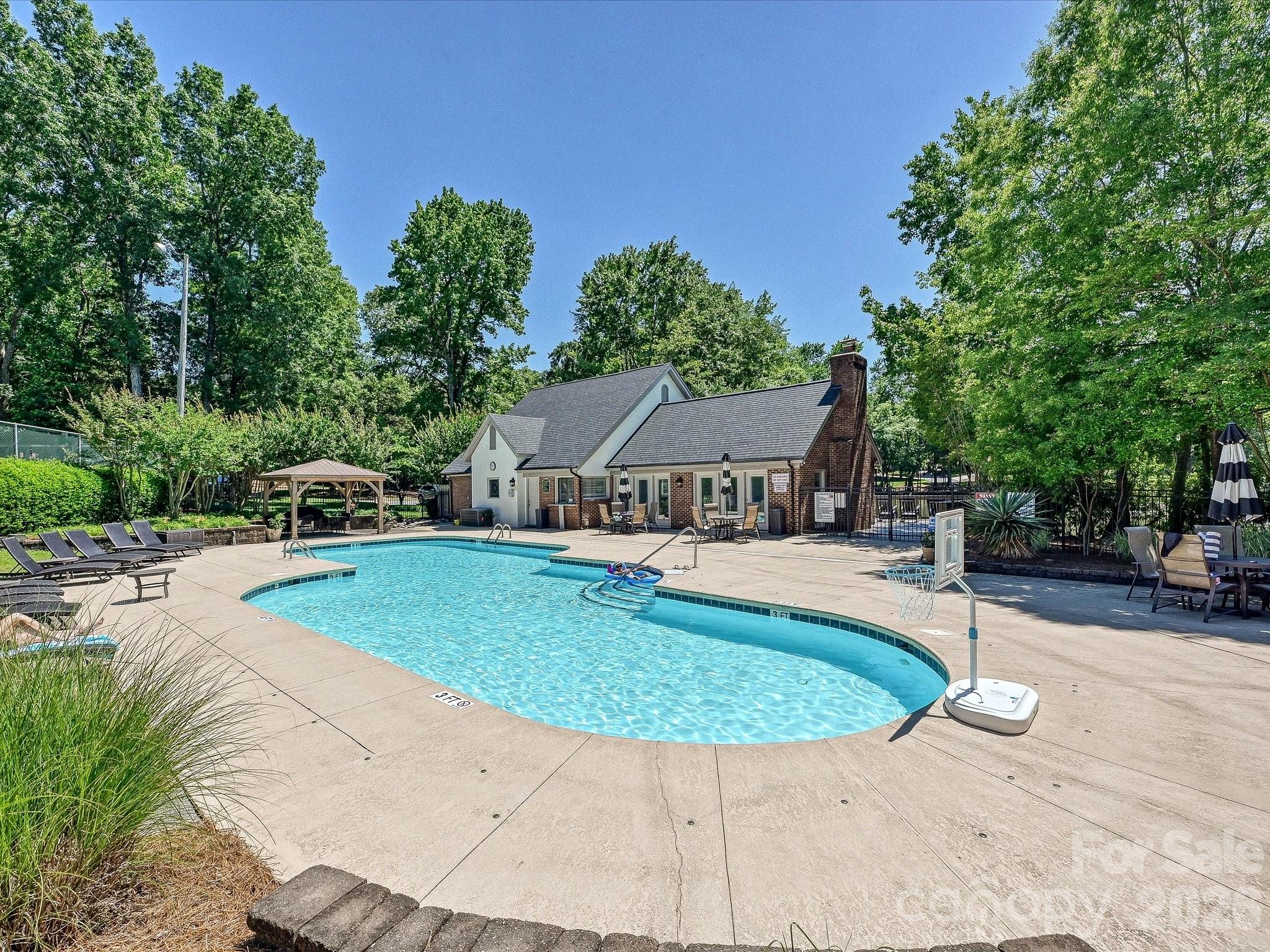 carsons pond - Residential