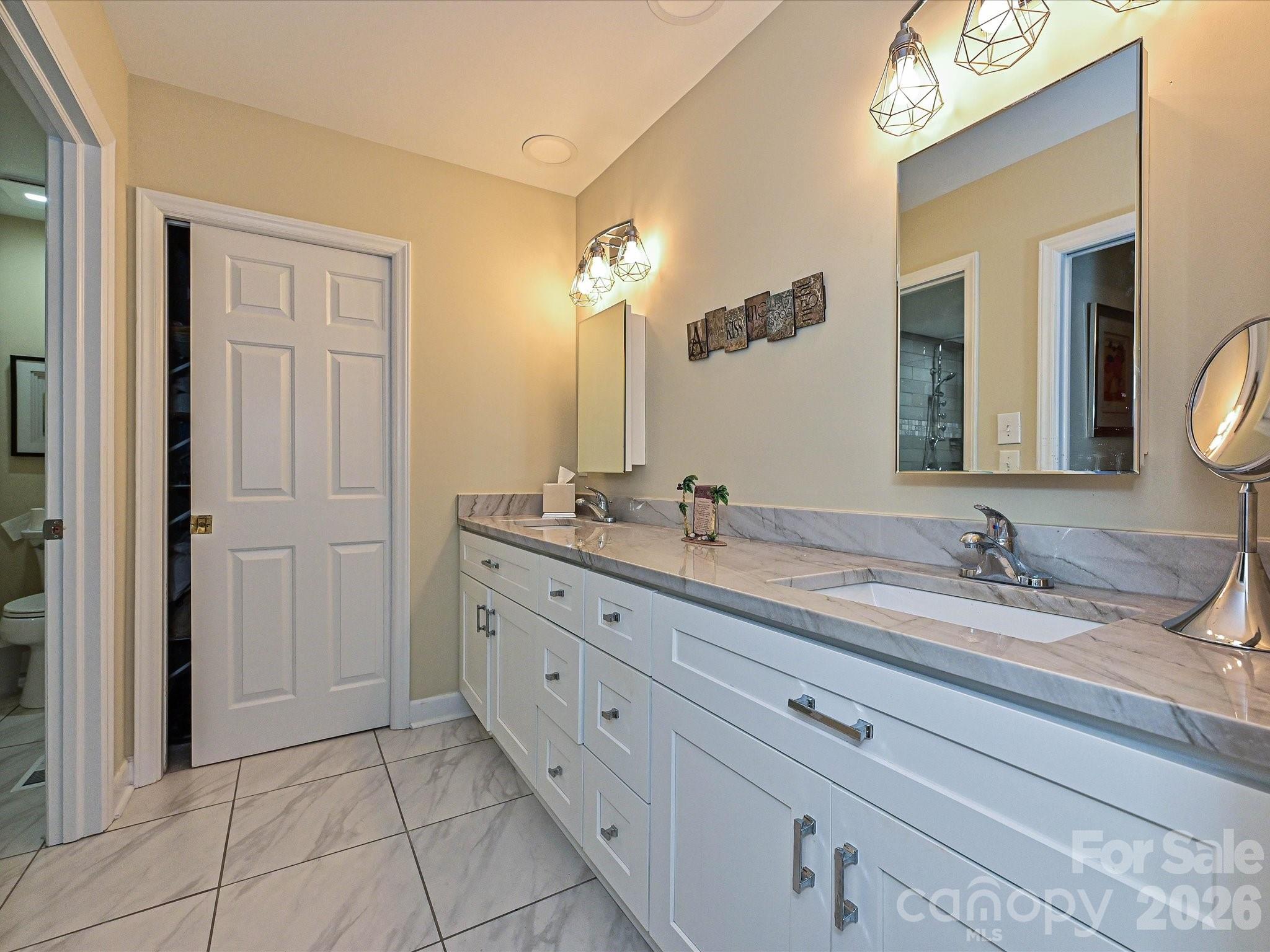 carsons pond - Residential