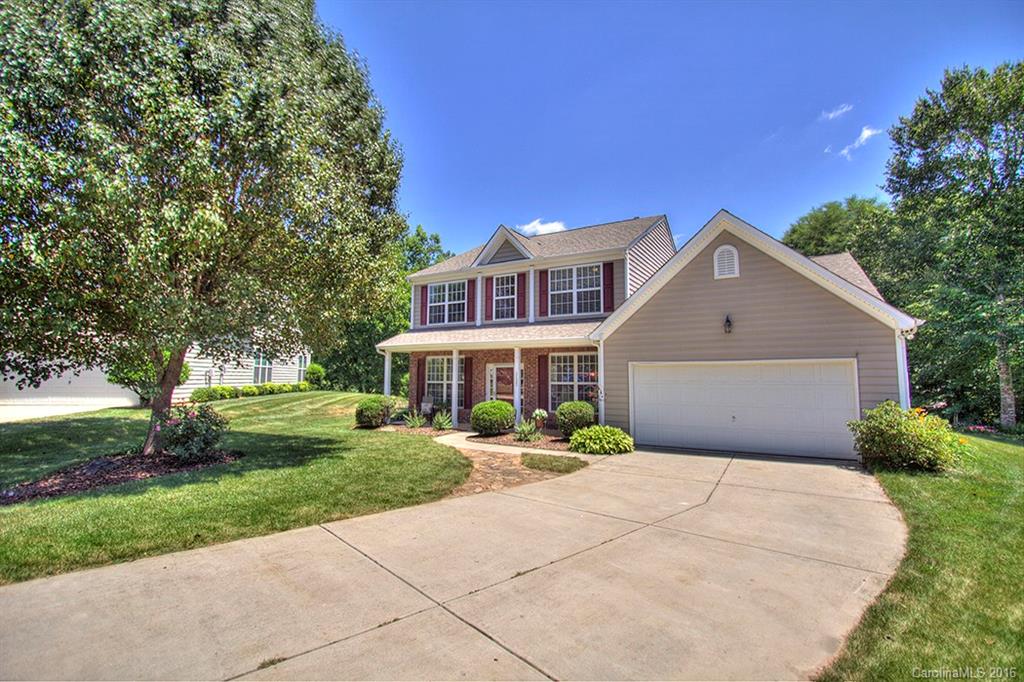 Come for the privacy & expansive back yard....stay because you love everything else about this house & the community! Home is positioned on cul-de-sac lot with no exposure to either neighbor from back patio. Laminate wood floors through main level (vinyl in kitchen). Formal living/office & dining areas plus great room open to kitchen. Main level master w/ add'l sitting area. MBA w/ separate tub/shower & dual vanity. 3 bedrooms plus bed 4/Bonus up. New carpet throughout second level. Roof '10.