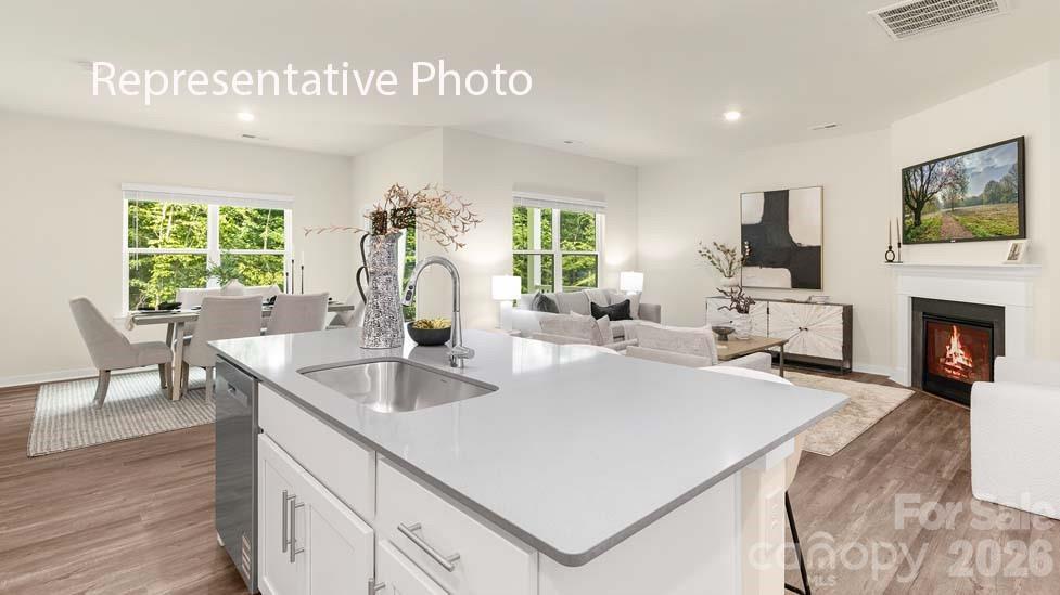 The Hamptons at Hickory - Residential