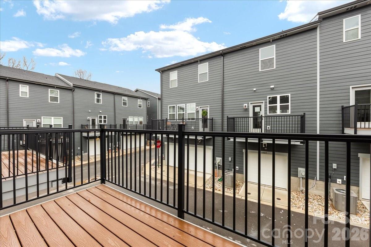 Context at Oakhurst - Residential