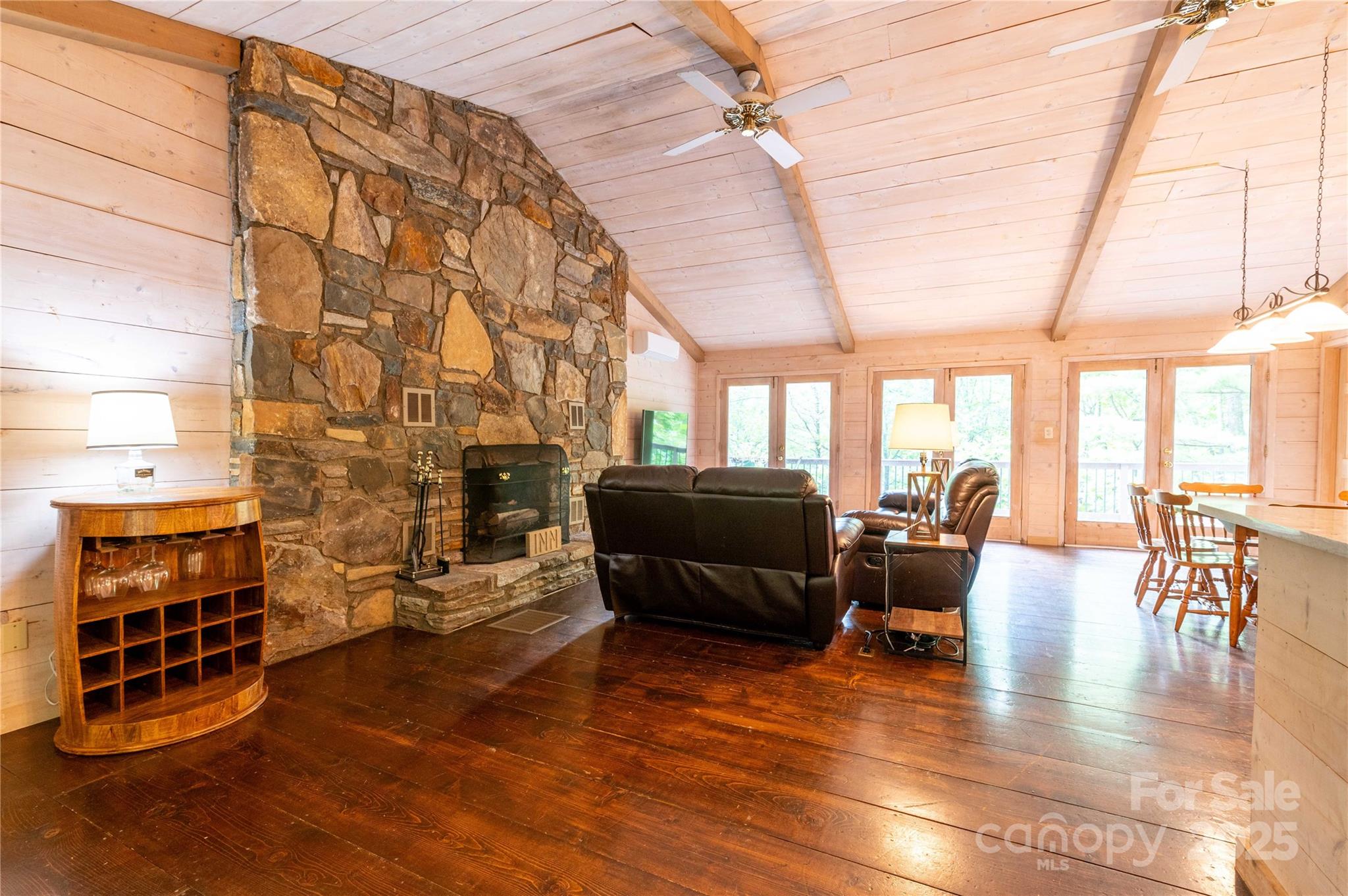 Mount Mitchell Lands - Residential