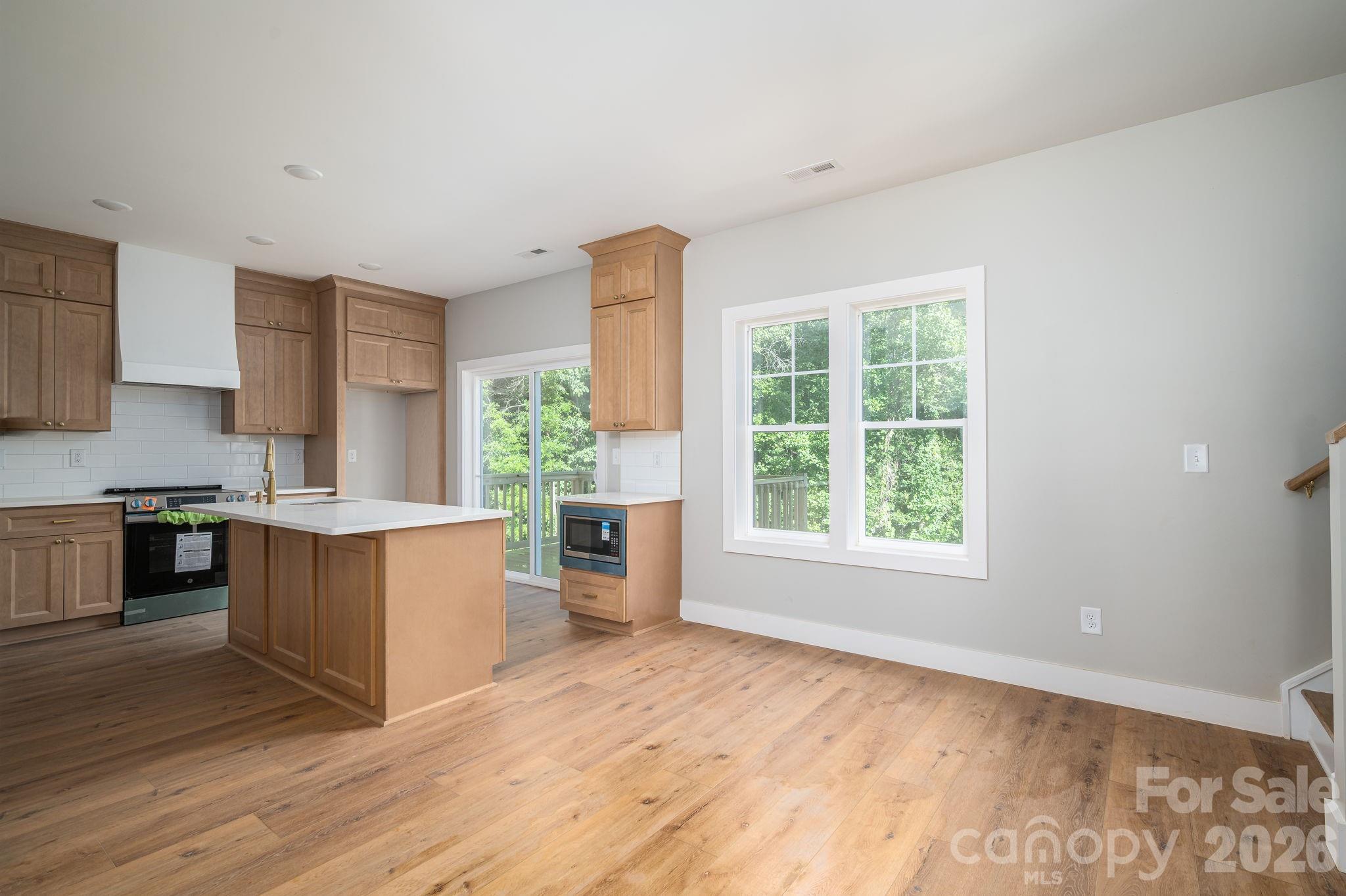 COUNTRY CROSSING - Residential