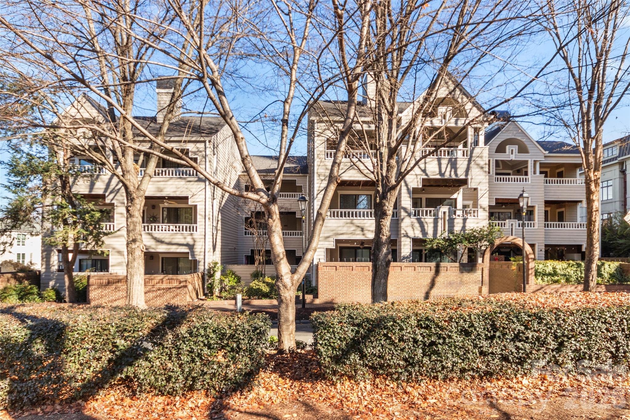 Uptown living in the heart of Charlotte! This cozy 1-bedroom, 1-bath condo at in Barringer Square/Fourth Ward,  offers the perfect blend of modern comfort and urban convenience. Features include an open-concept layout, abundant natural light, and a well-appointed kitchen ideal for everyday living or entertaining. Spacious bedroom with ample closet space and a sleek bath complete the interior. Enjoy rare outdoor living with two spaces—a charming front patio with brick surround and a private fenced rear patio featuring both covered and open areas, plus a convenient storage closet.  Enjoy nearby access to restaurants, nightlife, parks, and all that Uptown has to offer. Ideal for first-time buyers, investors, or anyone seeking low-maintenance city living. Don’t miss this opportunity to own in a prime location!