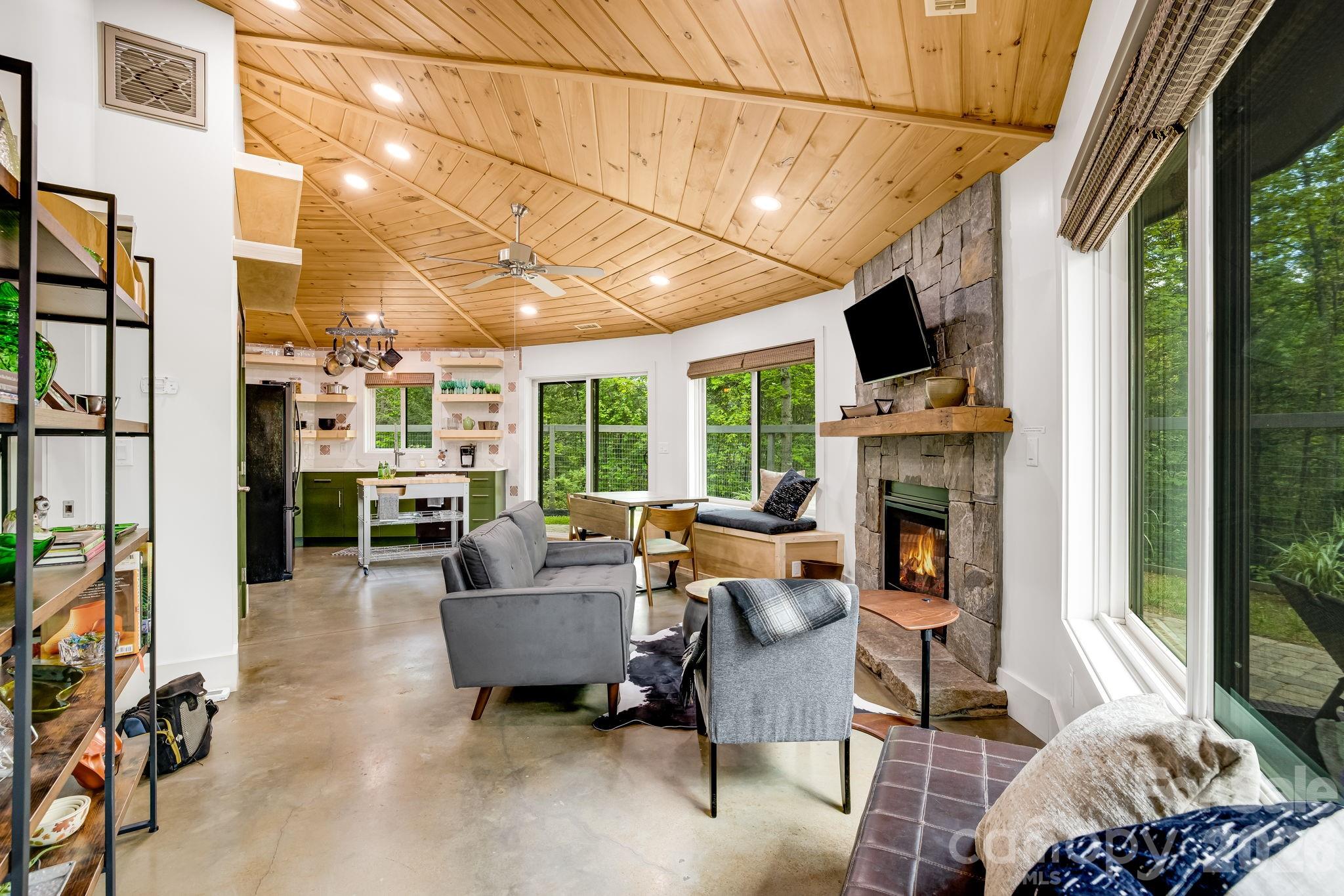 Laurel River Crossing - Residential