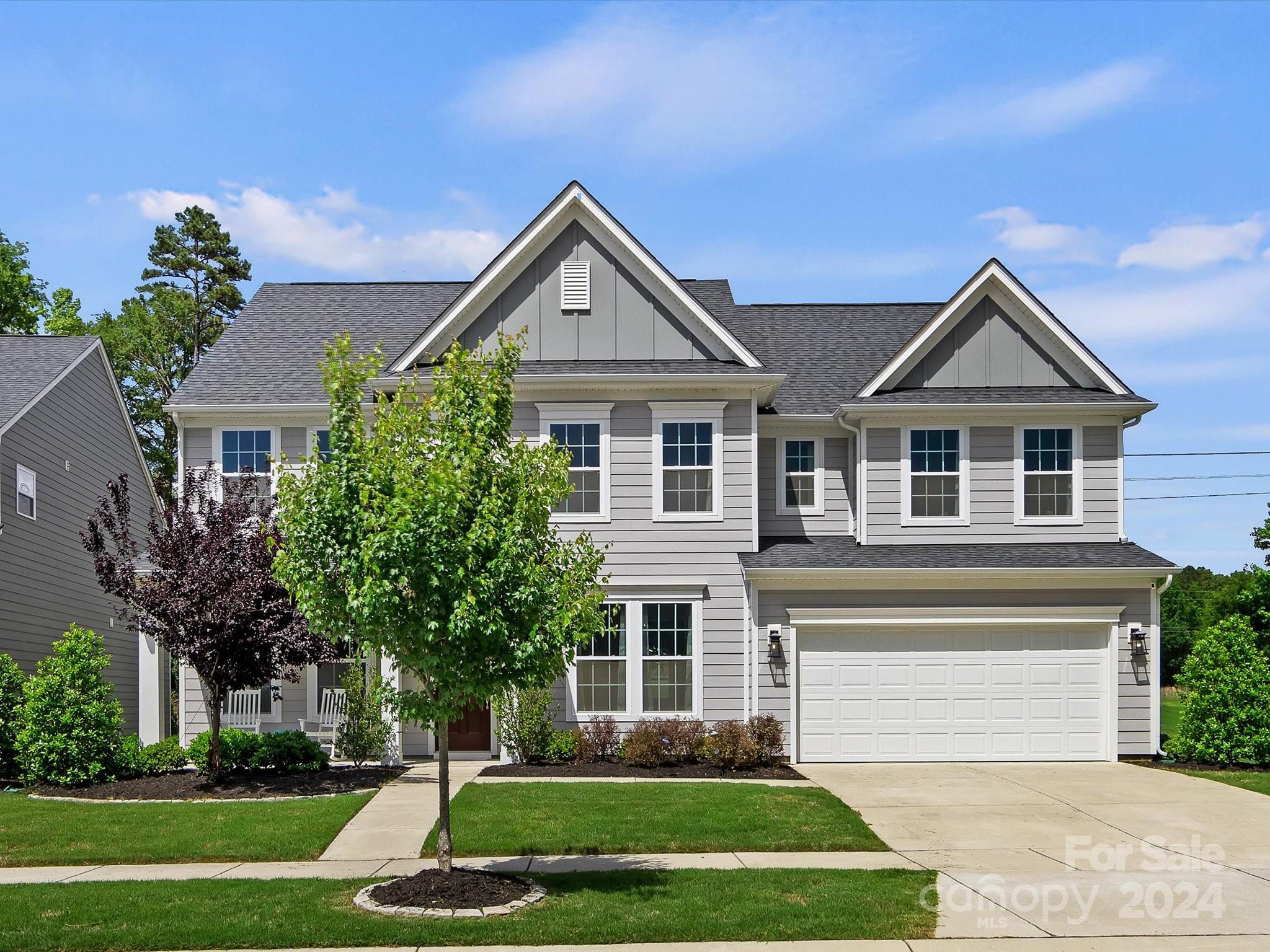 Welcome to your dream home in the highly coveted community of Masons Bend, Fort Mill, SC! This meticulously maintained residence exudes the charm of a brand-new home! Enter inside and be greeted by a stunning chef's kitchen that will delight any culinary enthusiast. Boasting a generous island, ample counter space, and top-of-the-line appliances, this kitchen is a true masterpiece. Its seamless integration with the living room and expansive breakfast area creates an inviting atmosphere, perfect for entertaining guests or enjoying cozy meals. Situated on a large 1-acre lot, outdoor enthusiasts love the abundance of space for entertaining and outdoor enjoyment. Retreat to the lavish primary bedroom accompanied by a primary bathroom that is a true oasis, boasting luxurious amenities and elegant finishes, promising a spa-like experience right at home. With its spacious bedrooms, layout and seamless indoor-outdoor flow, it is perfect for you! Don't miss out on this gem!