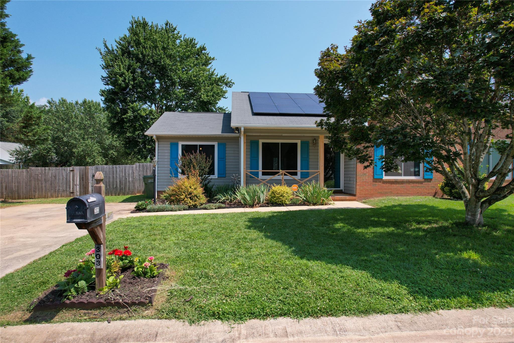 Welcome to this charming Fort Mill townhome! Situated in the highly sought-after Fort Mill School district, this single-level gem offers convenient living. With 3 beds and 2 baths, it provides ample space. The HVAC system and living room floor was replaced in 2018. Solar panels and new windows were installed in 2020 offer sustainable energy and cost savings. Enjoy the fenced-in backyard for outdoor activities. No HOA means freedom to personalize. Access amenities easily and benefit from the acclaimed Fort Mill School district. Don't miss out on this ideal property—schedule a showing today!