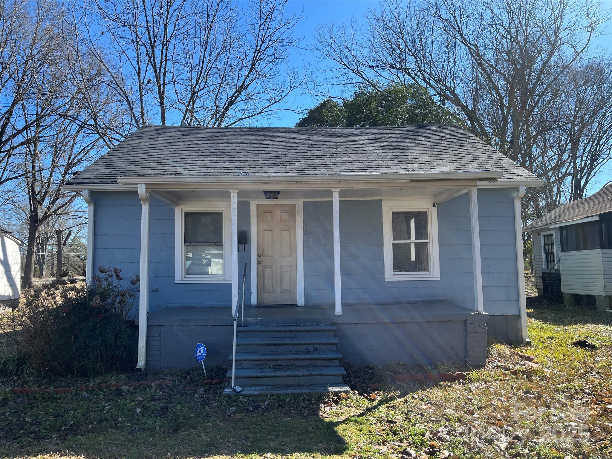 Charming home located in the heart of Rock Hill with endless potential! This property features a spacious layout, a private backyard, and a prime location close to schools, shopping, and dining. Ideal for those looking to add personal touches or for investors seeking their next project. With a little TLC, this home could truly shine. Don’t miss out on this fantastic opportunity!