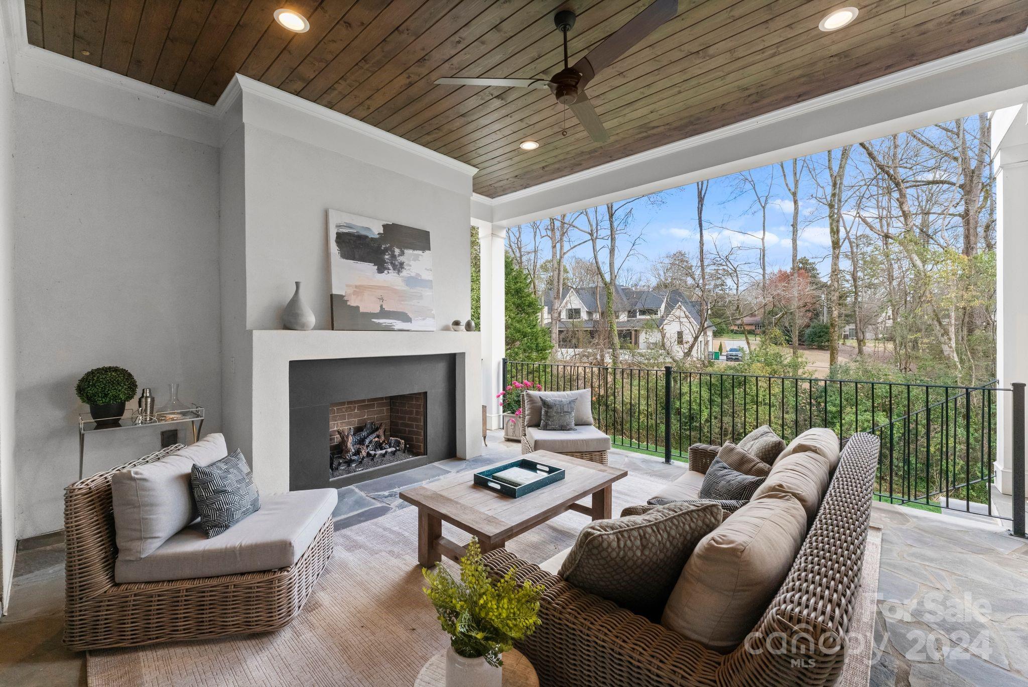 Mammoth Oaks - Residential