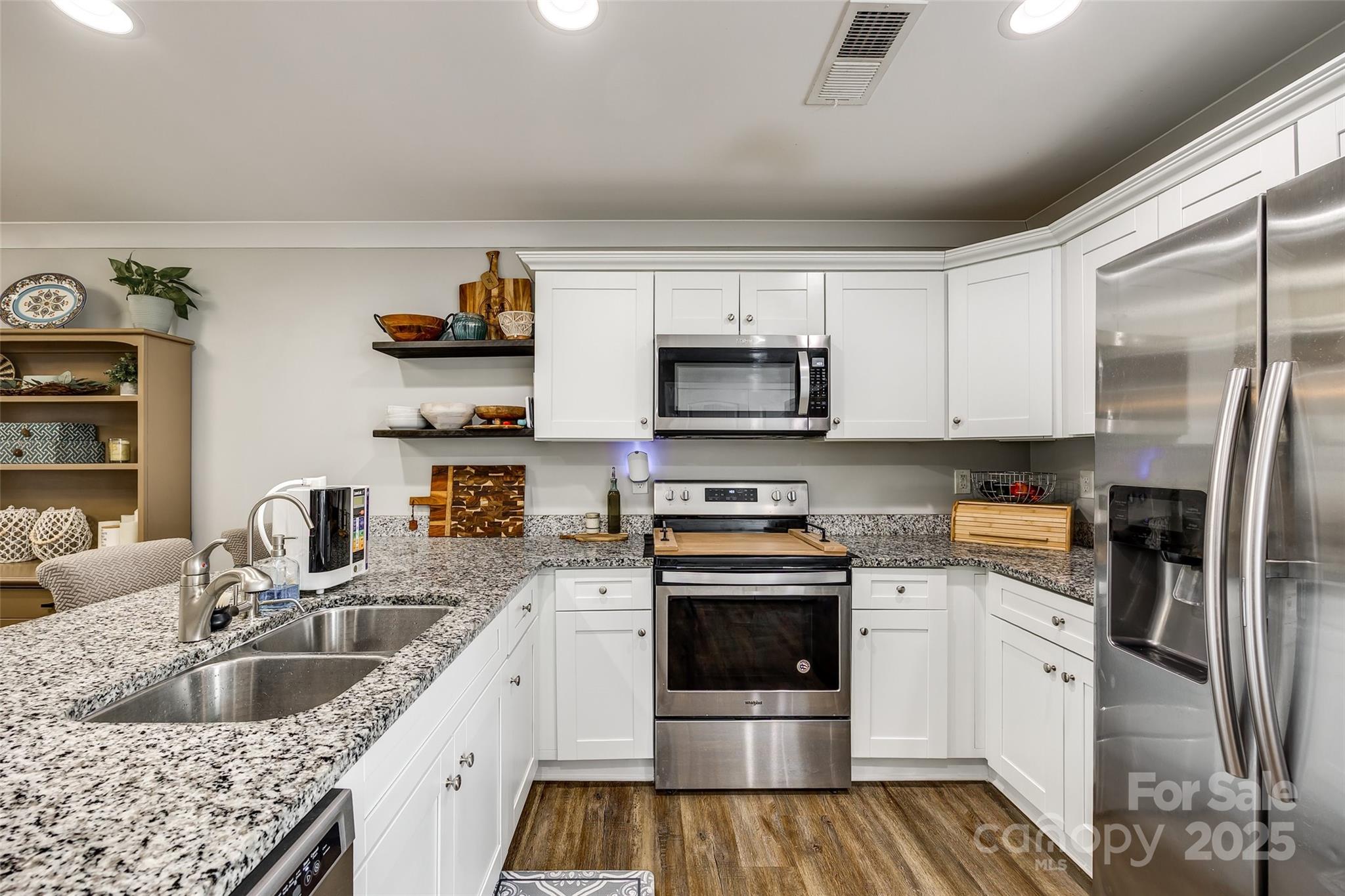 Avery Lake - Residential