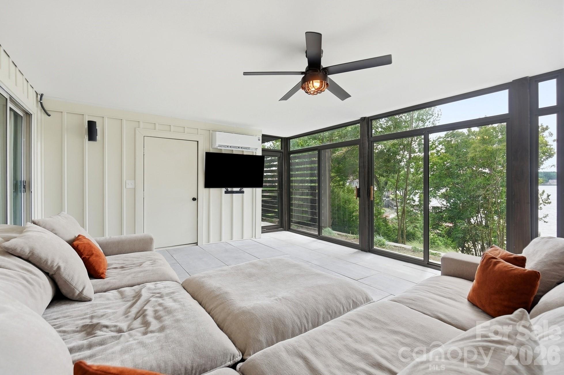 Tega Cay - Residential