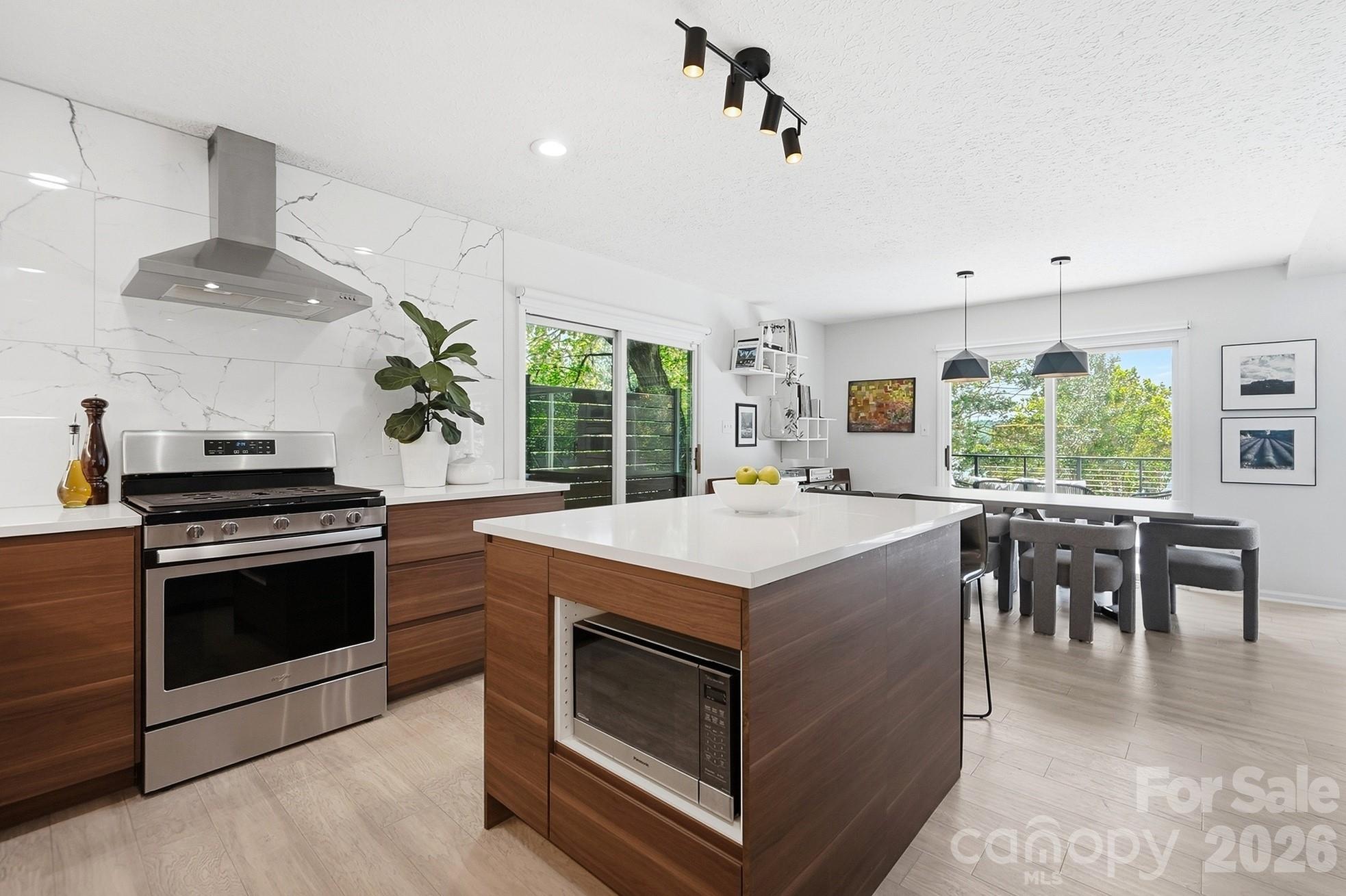 Tega Cay - Residential