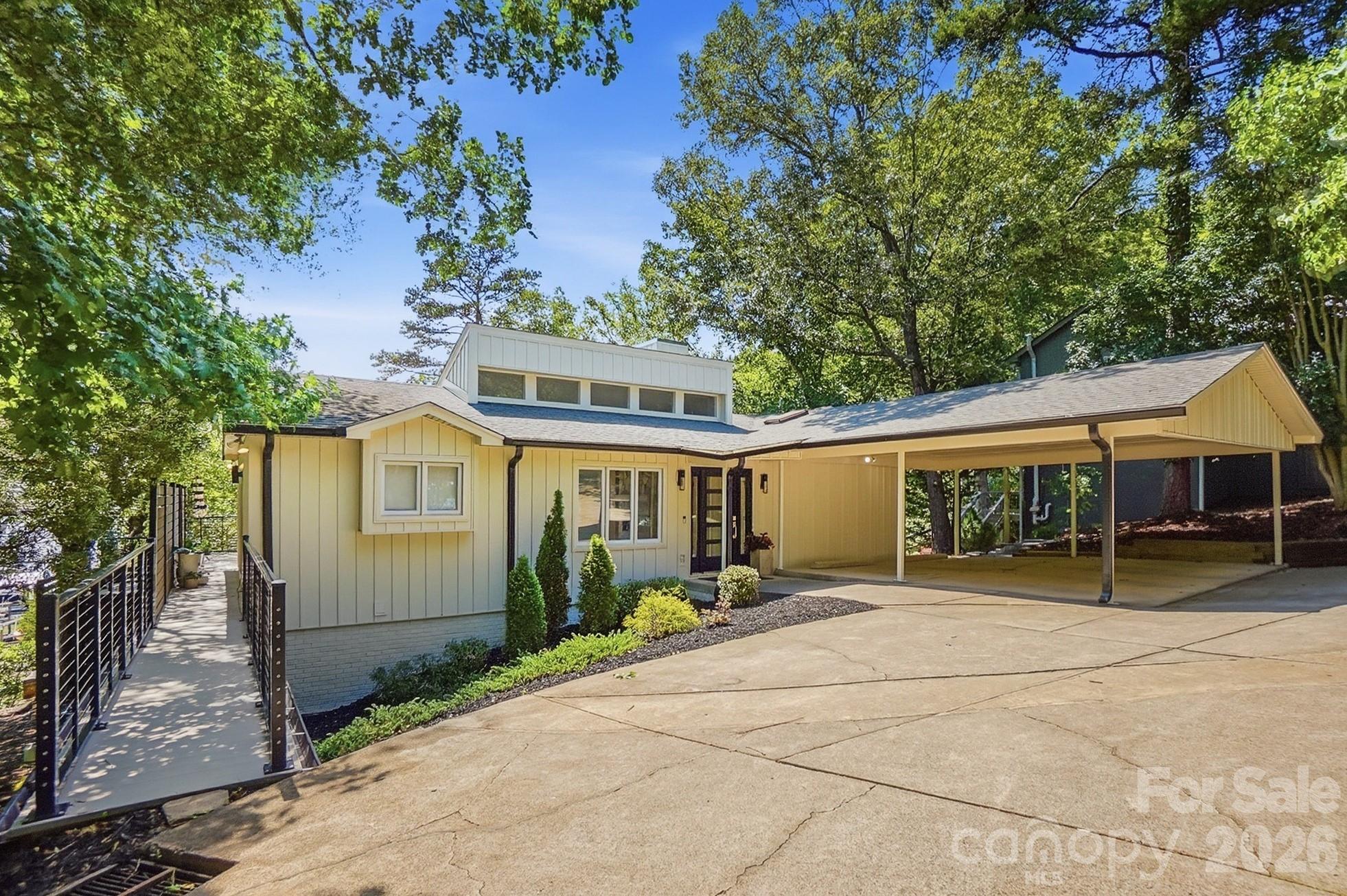 Tega Cay - Residential