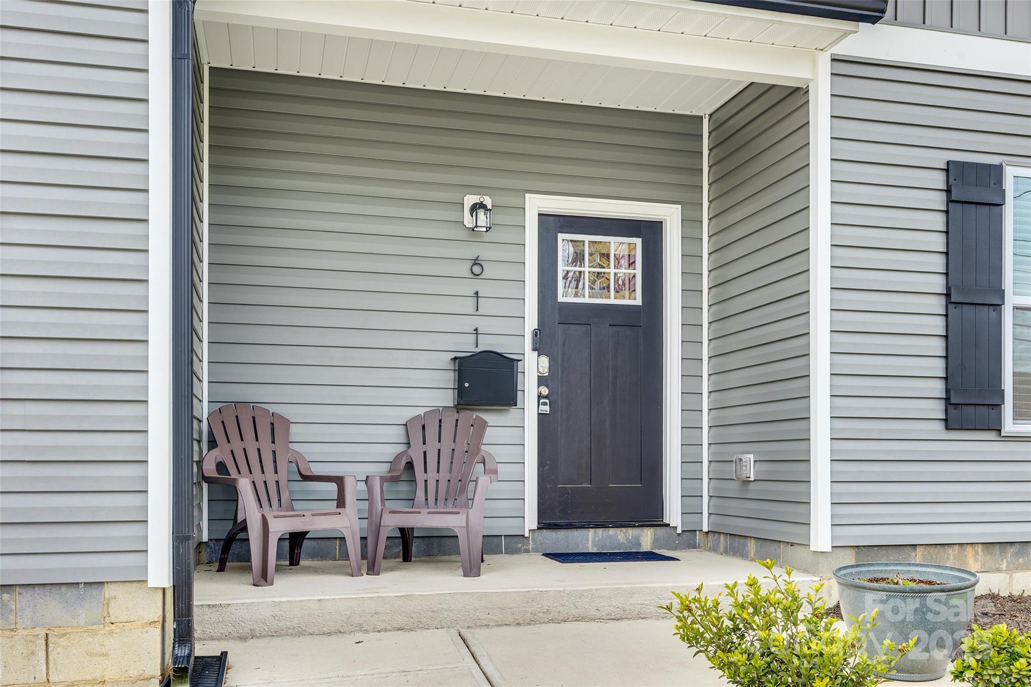 Beautiful 3-bed, 2-bath ranch in the heart of Gastonia, just minutes from the FUSE District! This 2023-built home boasts 9-ft ceilings, an open floor plan, and premium finishes throughout. The kitchen shines with stainless steel appliances (fridge included), Carrera marble countertops, a tiled backsplash, and 42" soft-close Shaker-style cabinets. Stylish bathrooms and modern touches make this home a standout. Don't miss this gem!