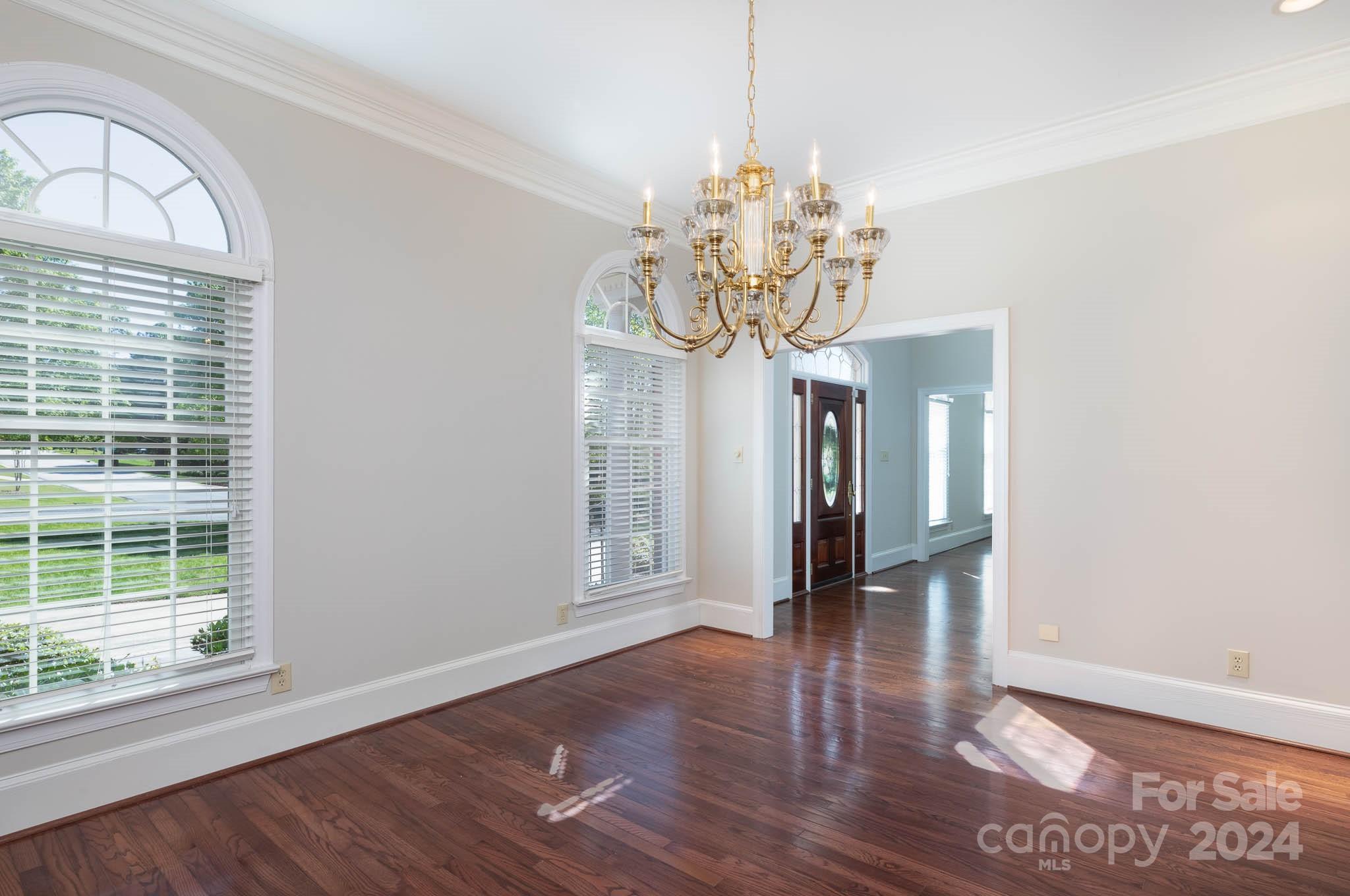 HARLINSDALE - Residential