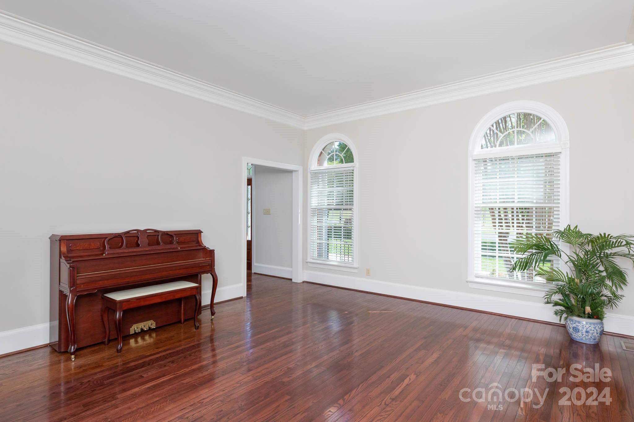 HARLINSDALE - Residential