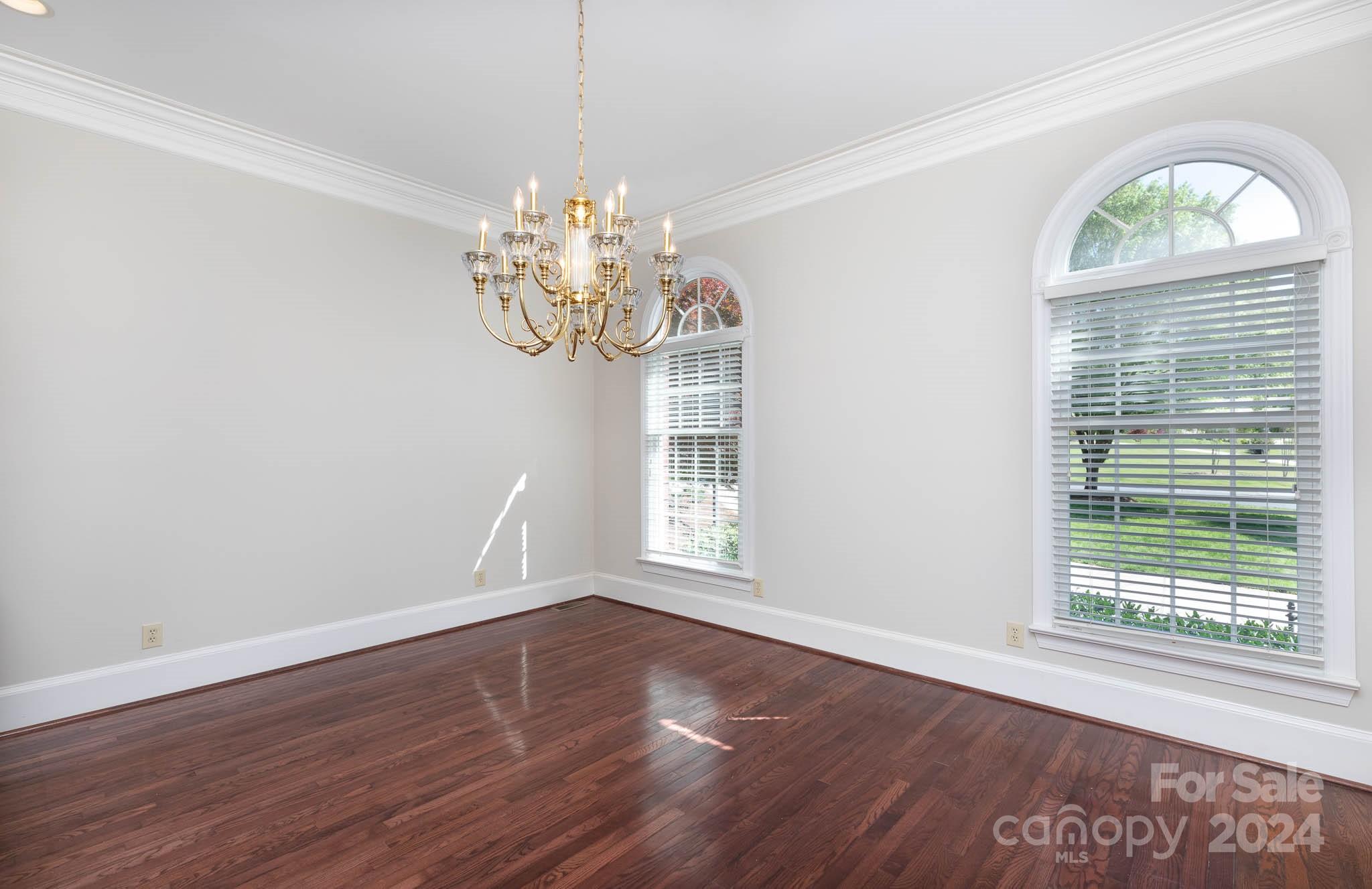 HARLINSDALE - Residential