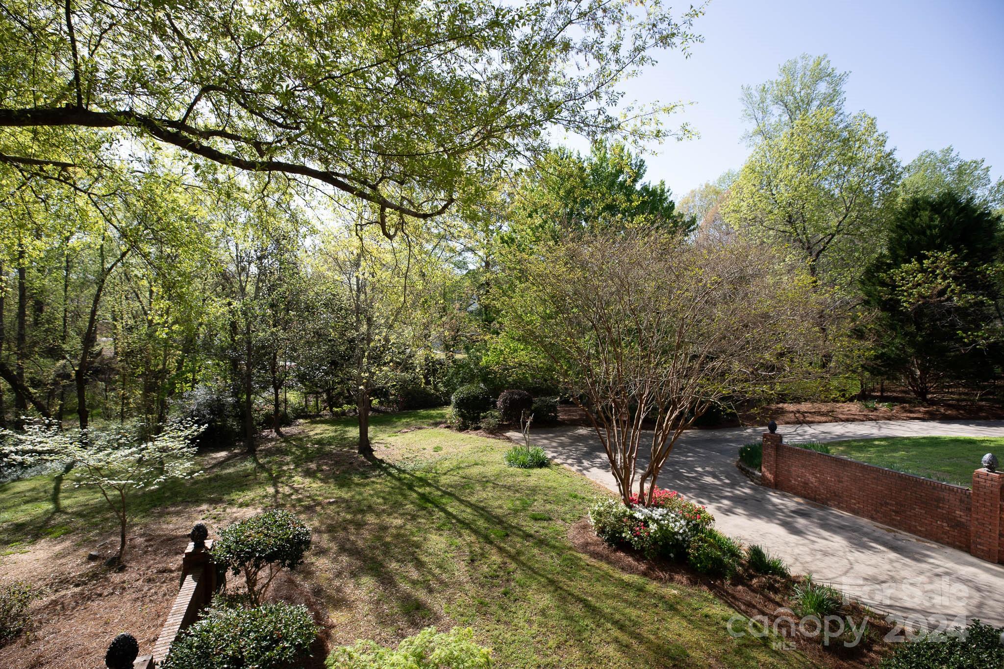 HARLINSDALE - Residential