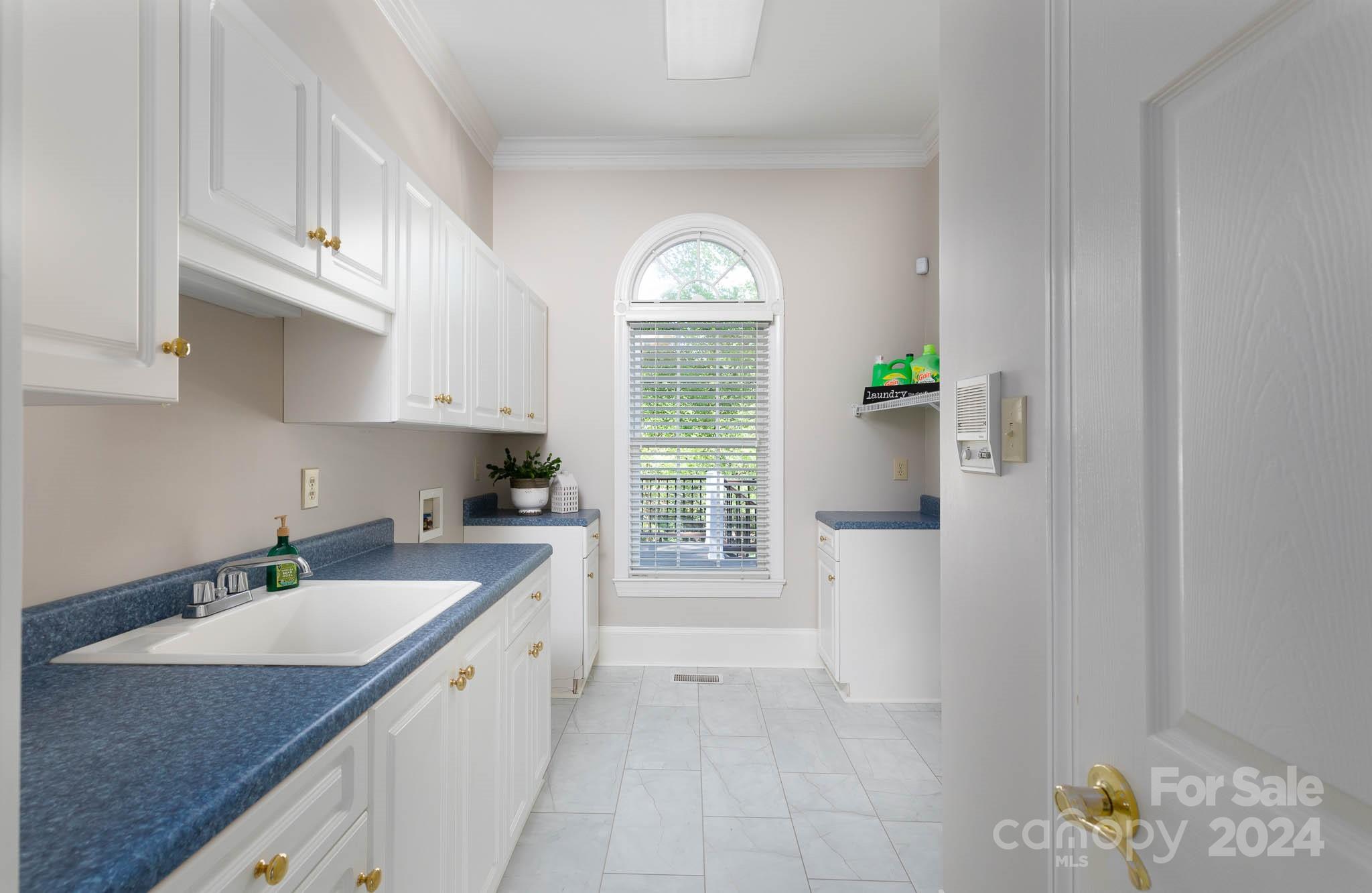 HARLINSDALE - Residential