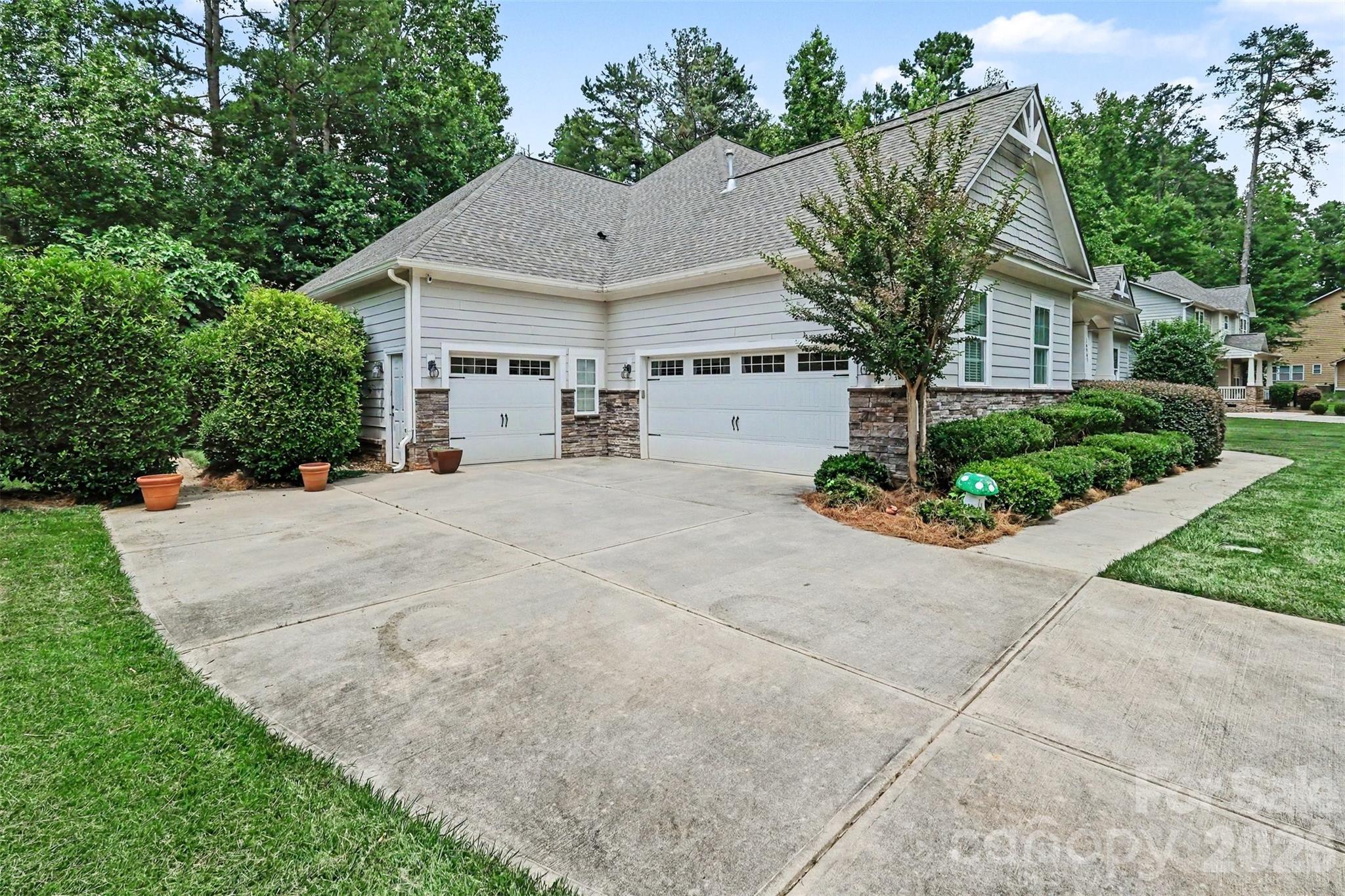 Oakbridge at Waterleaf - Residential