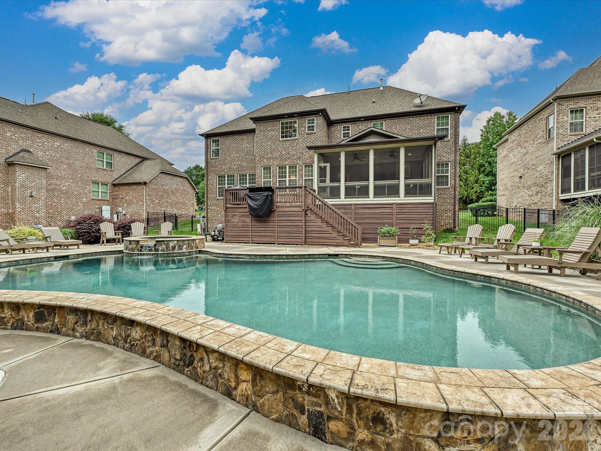 Hampton Oaks - Residential