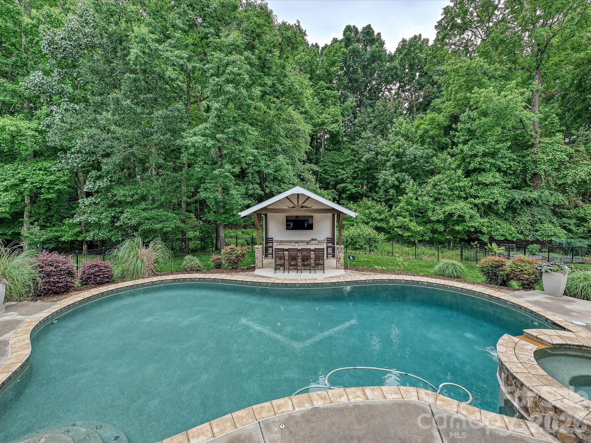 Hampton Oaks - Residential