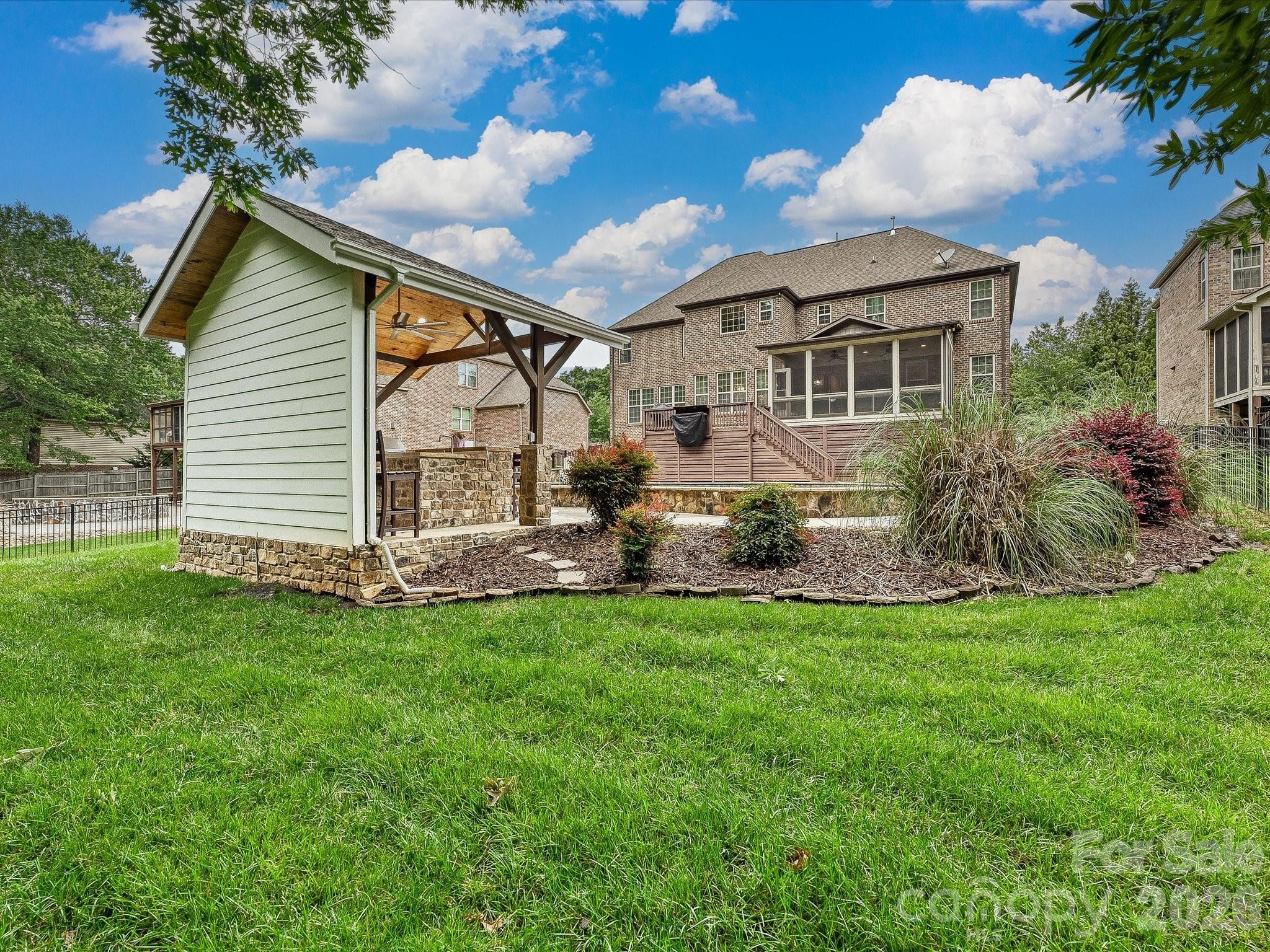 Hampton Oaks - Residential