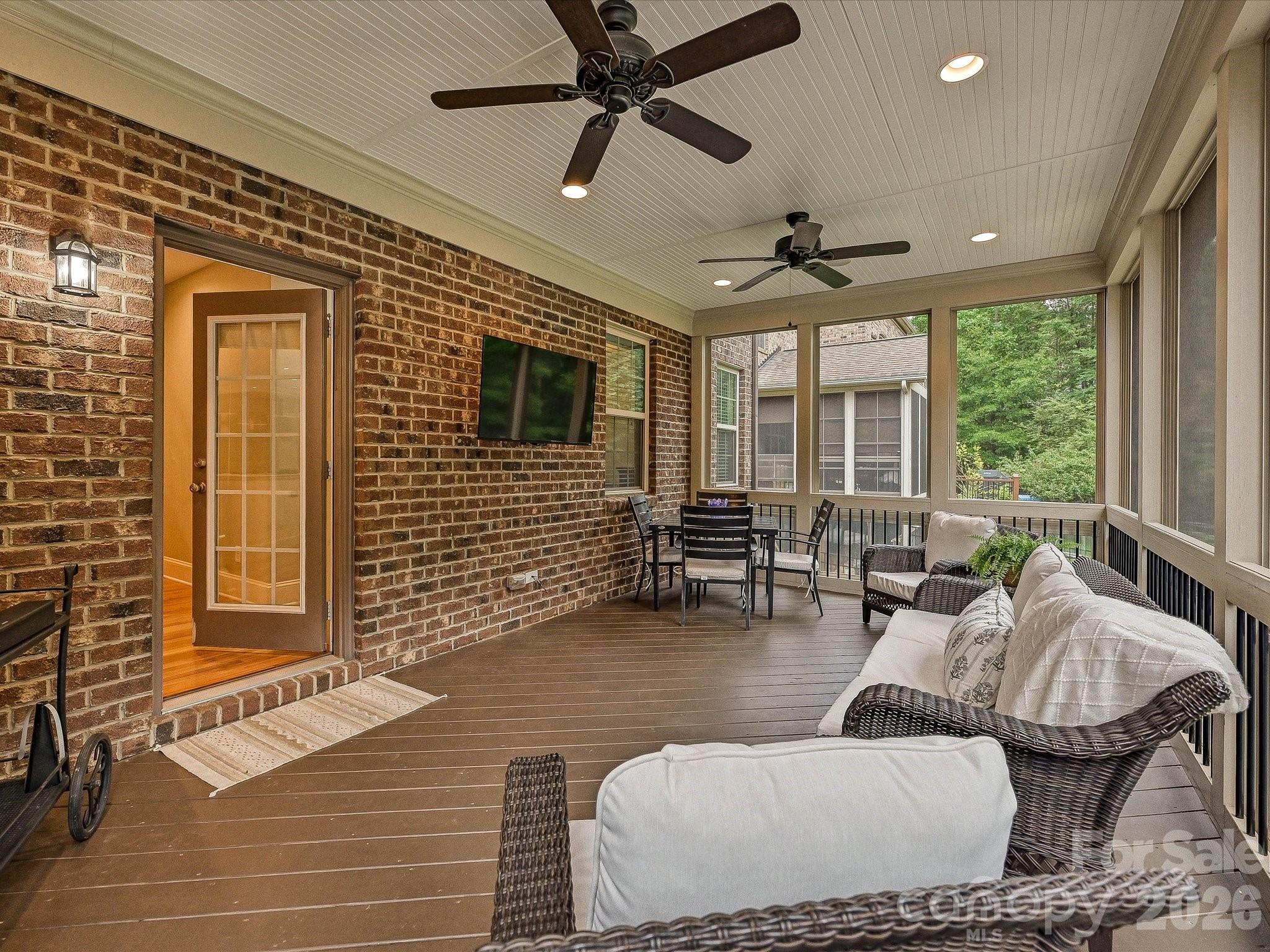 Hampton Oaks - Residential
