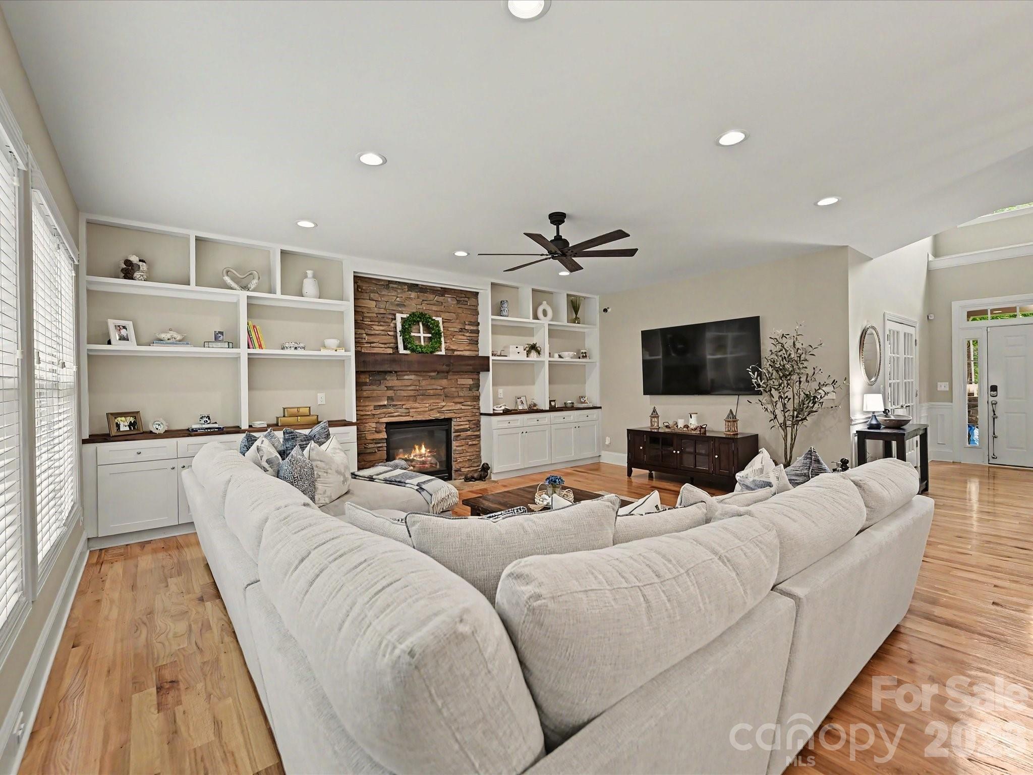 Hampton Oaks - Residential