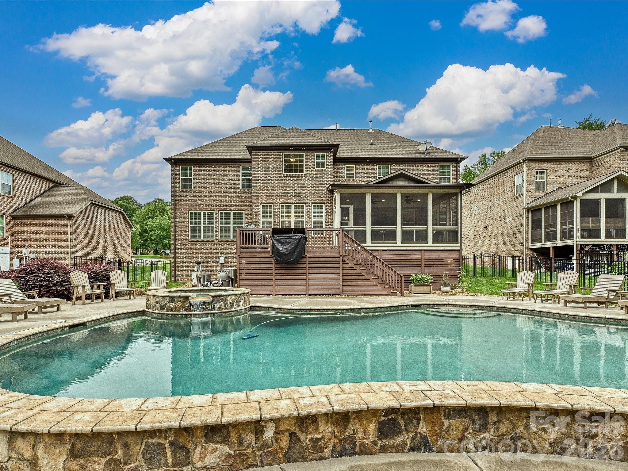 Hampton Oaks - Residential