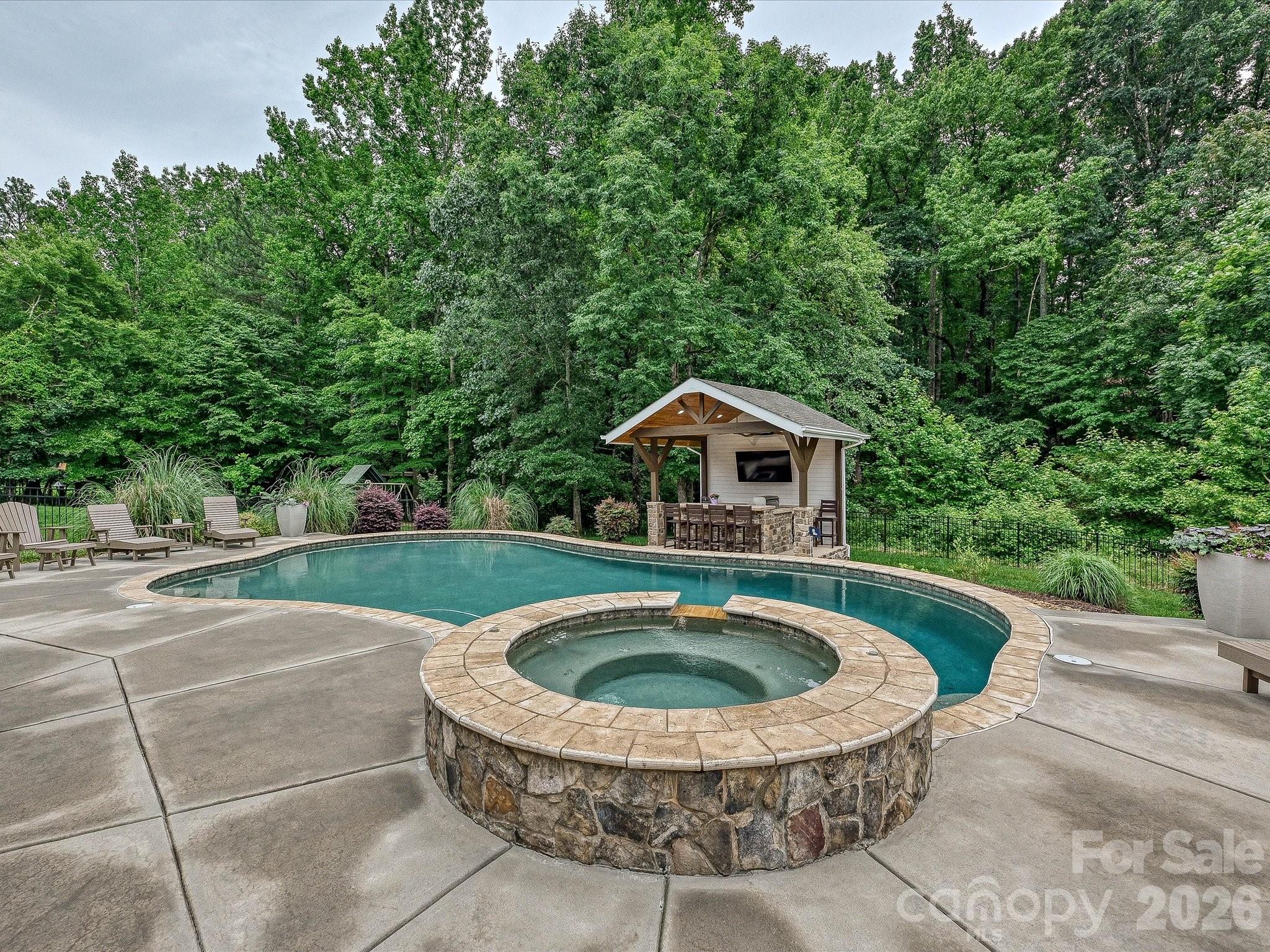 Hampton Oaks - Residential