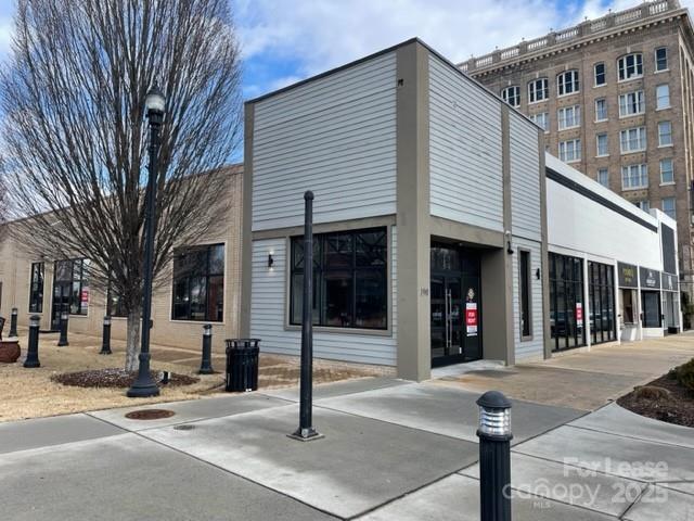 Center of Gastonia Historic District
1 mile from i 85
Total upgrade.   Was a first class lounge and cigar bar